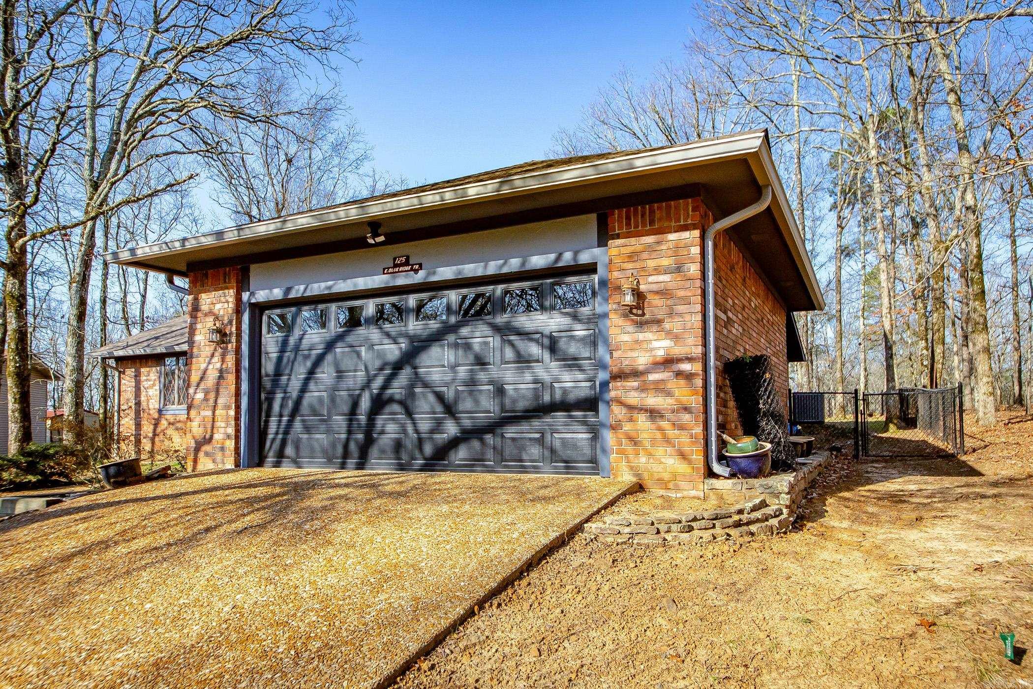 CASTLE RIDGE - Residential