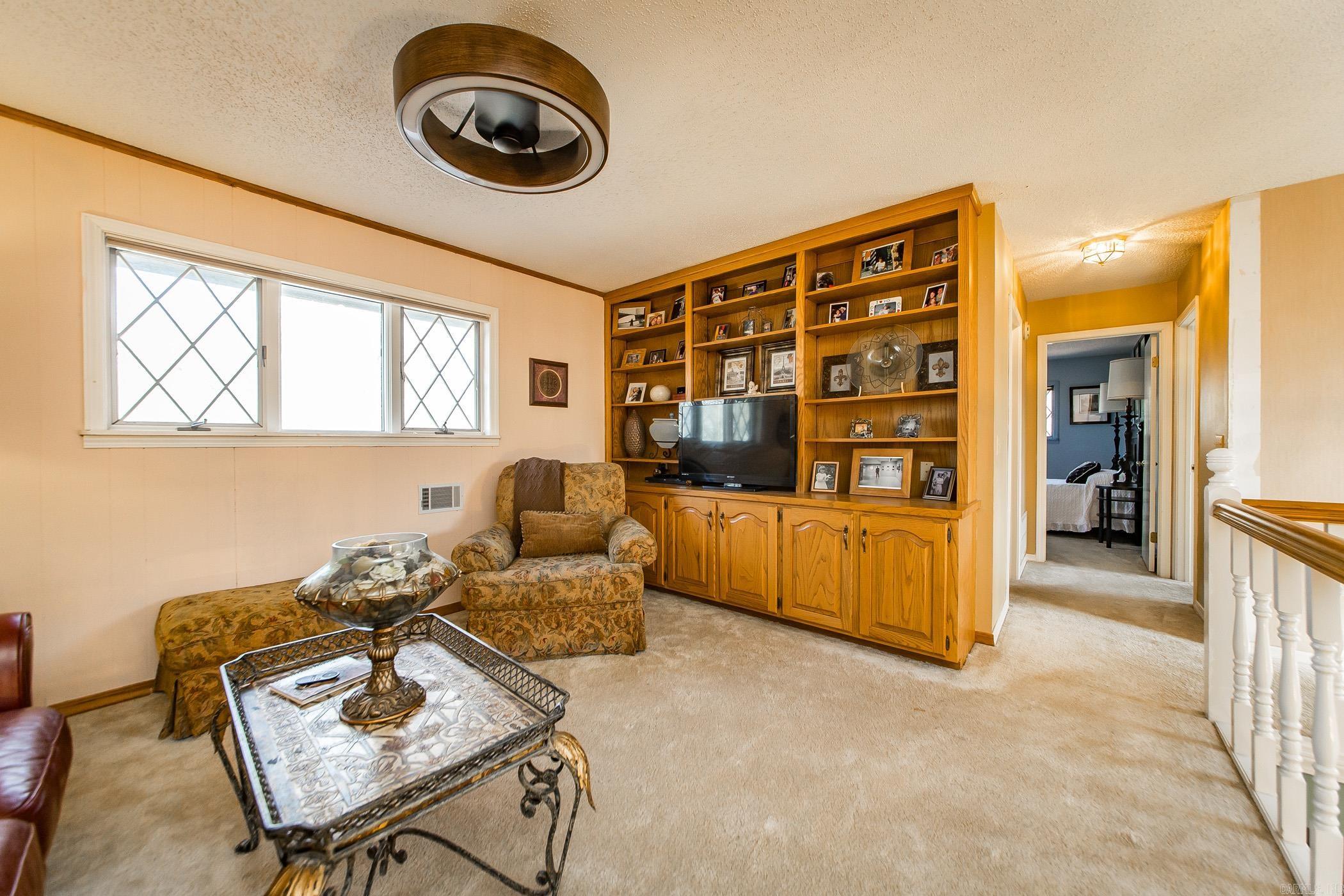 CASTLE RIDGE - Residential