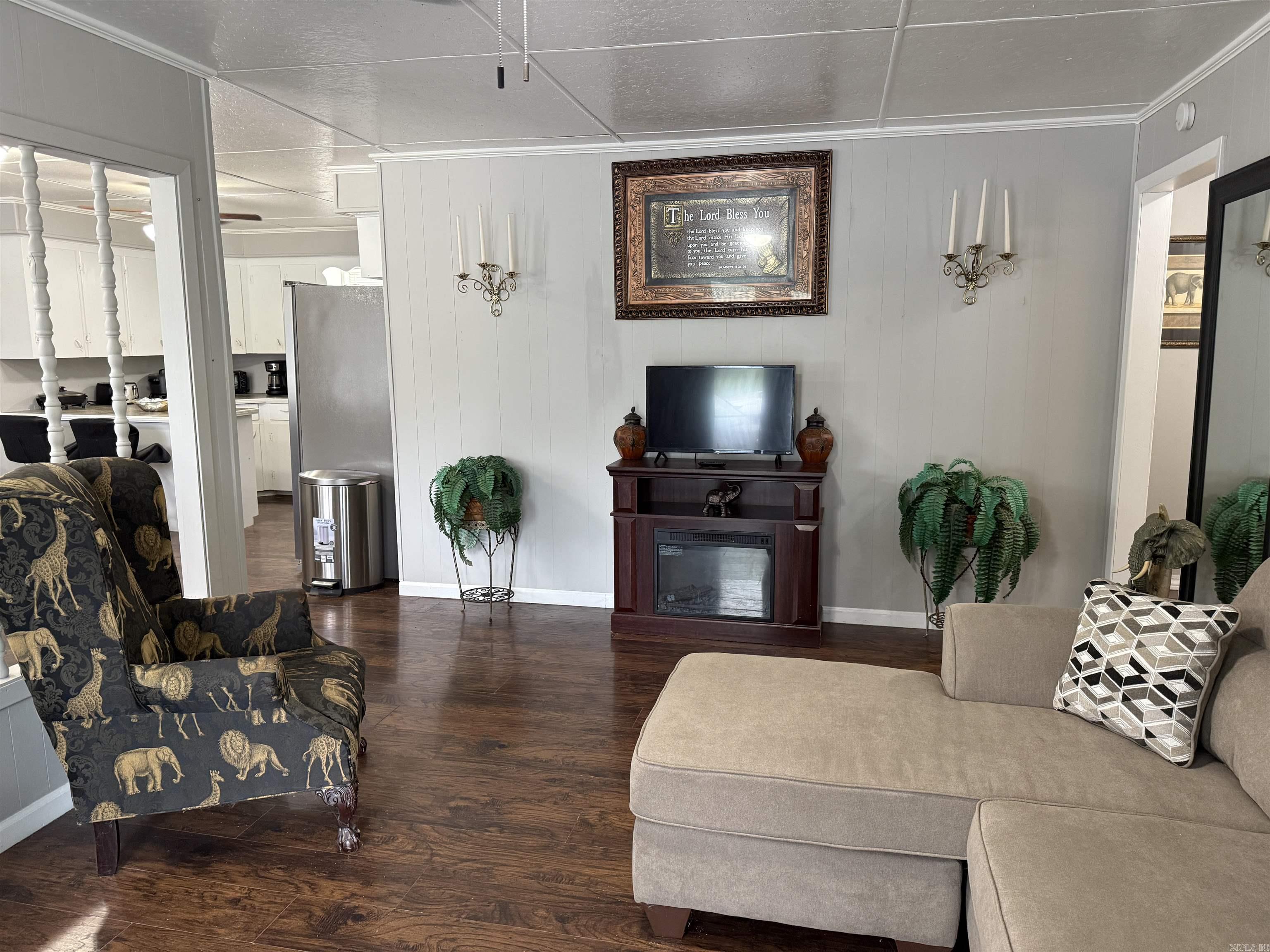 LINCOLN RESERVE - Residential