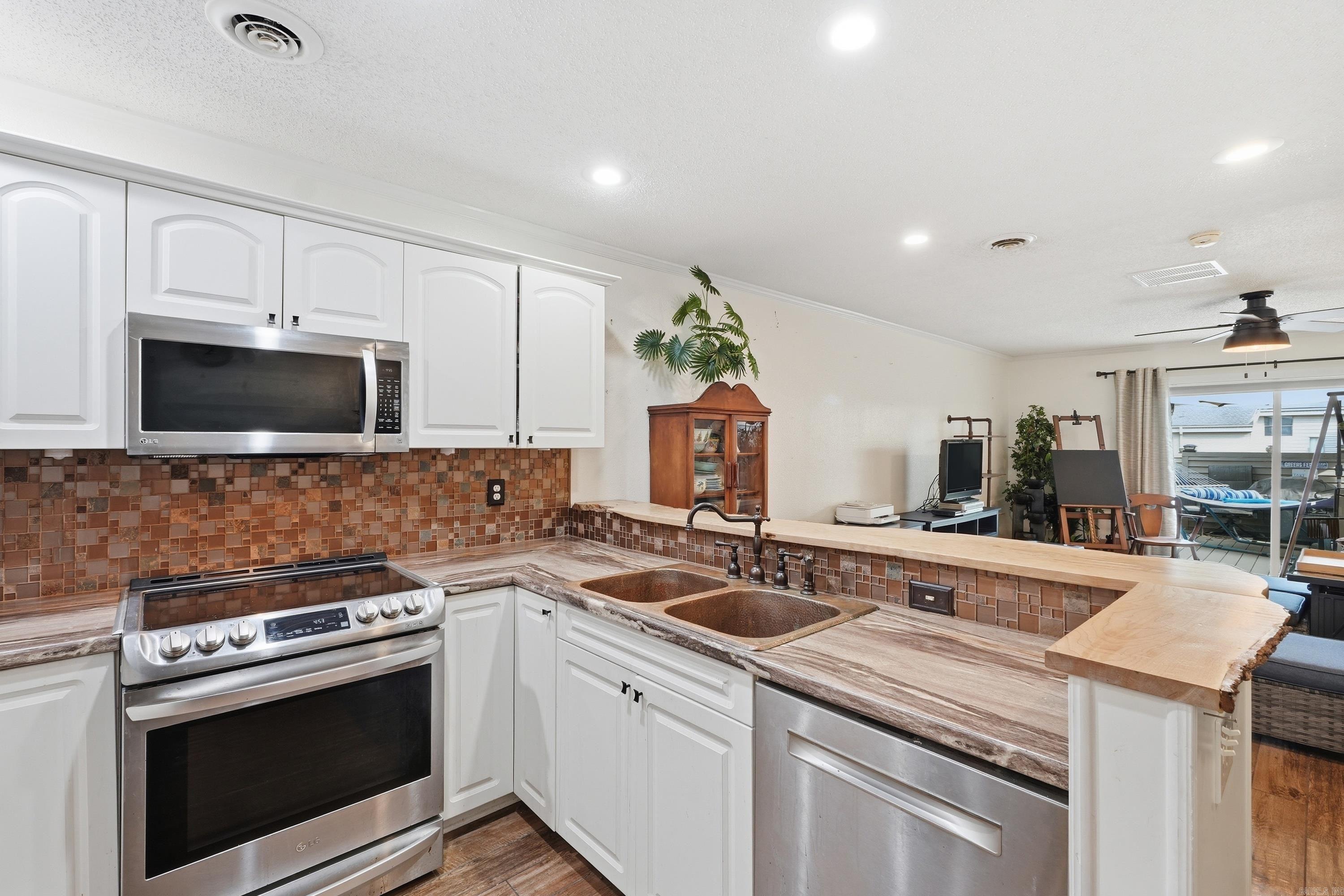 LAKEWOOD HILLS CONDO - Residential