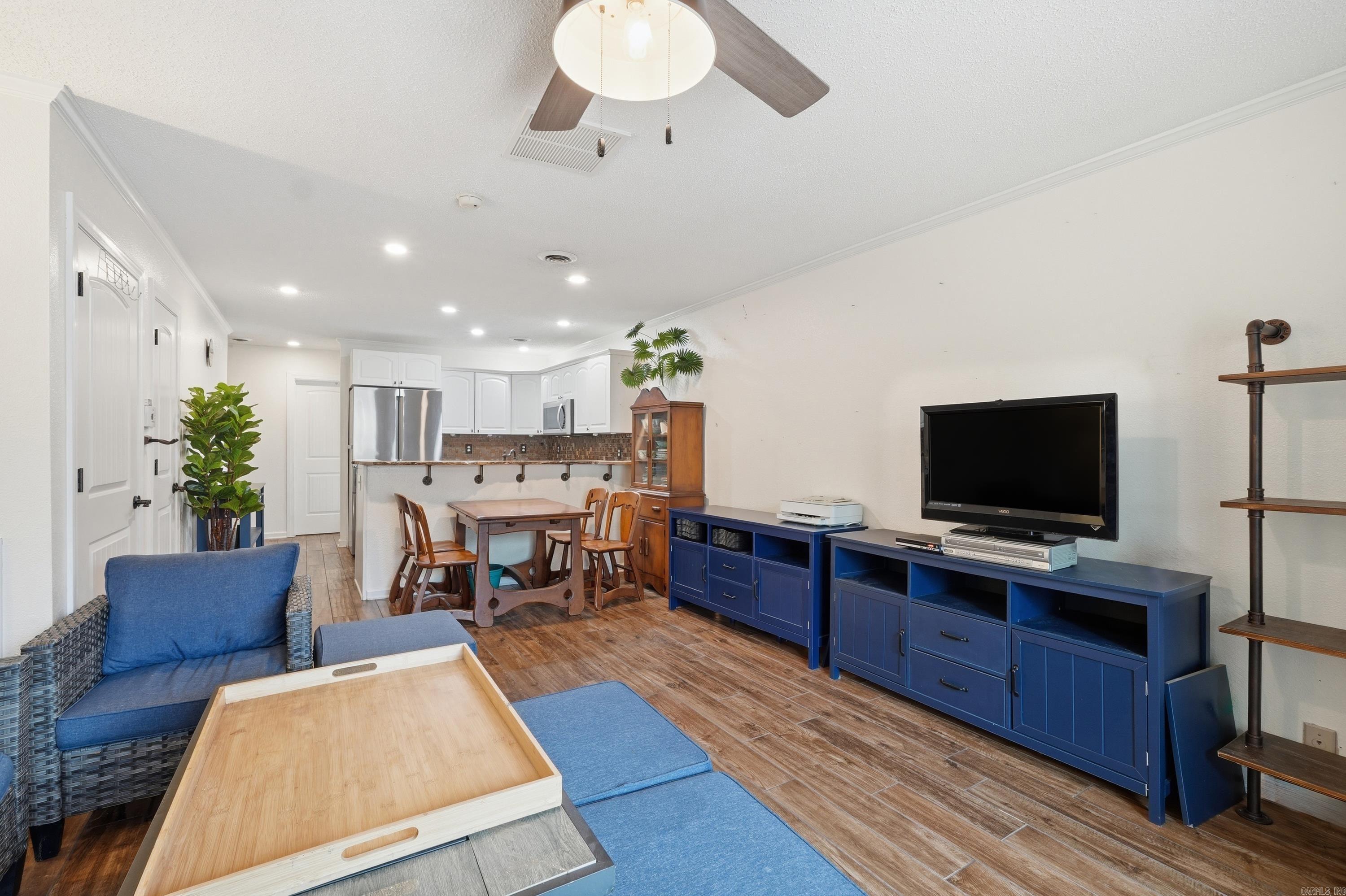 LAKEWOOD HILLS CONDO - Residential