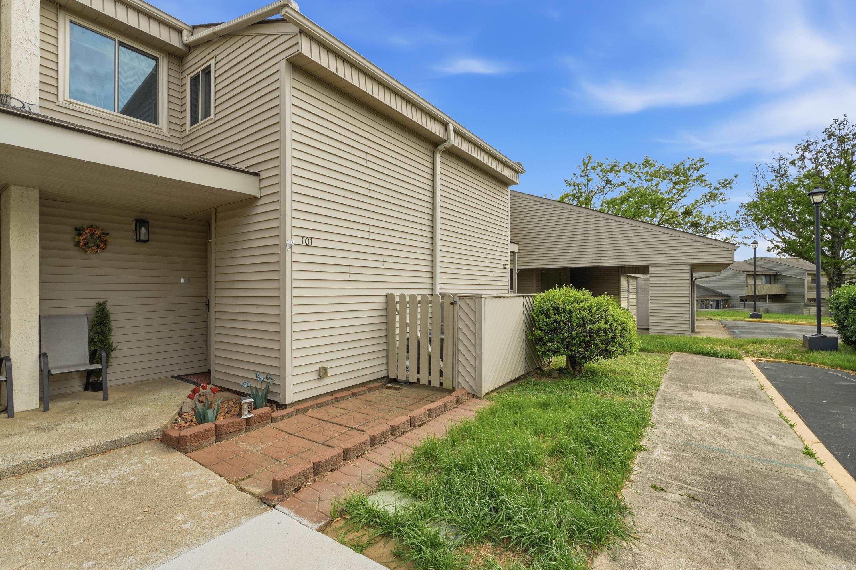 LAKEWOOD HILLS CONDO - Residential