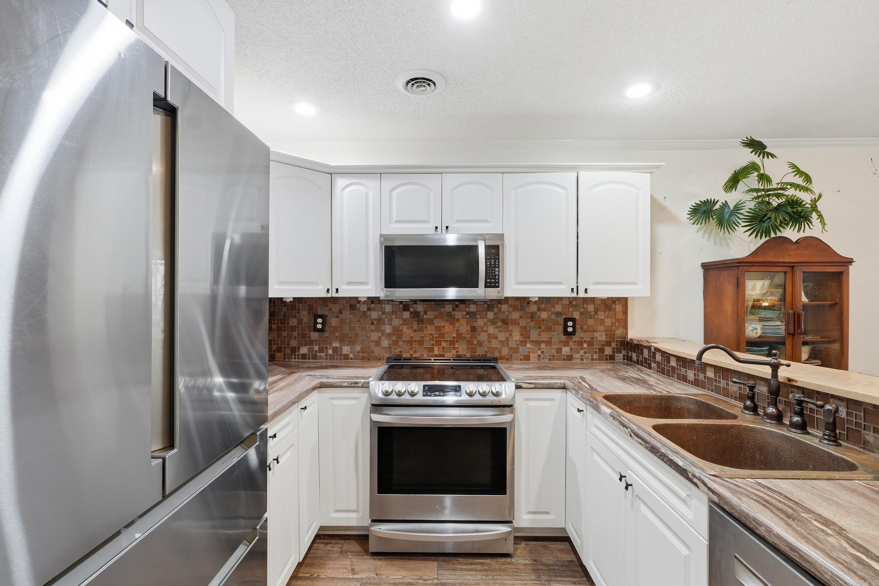 LAKEWOOD HILLS CONDO - Residential