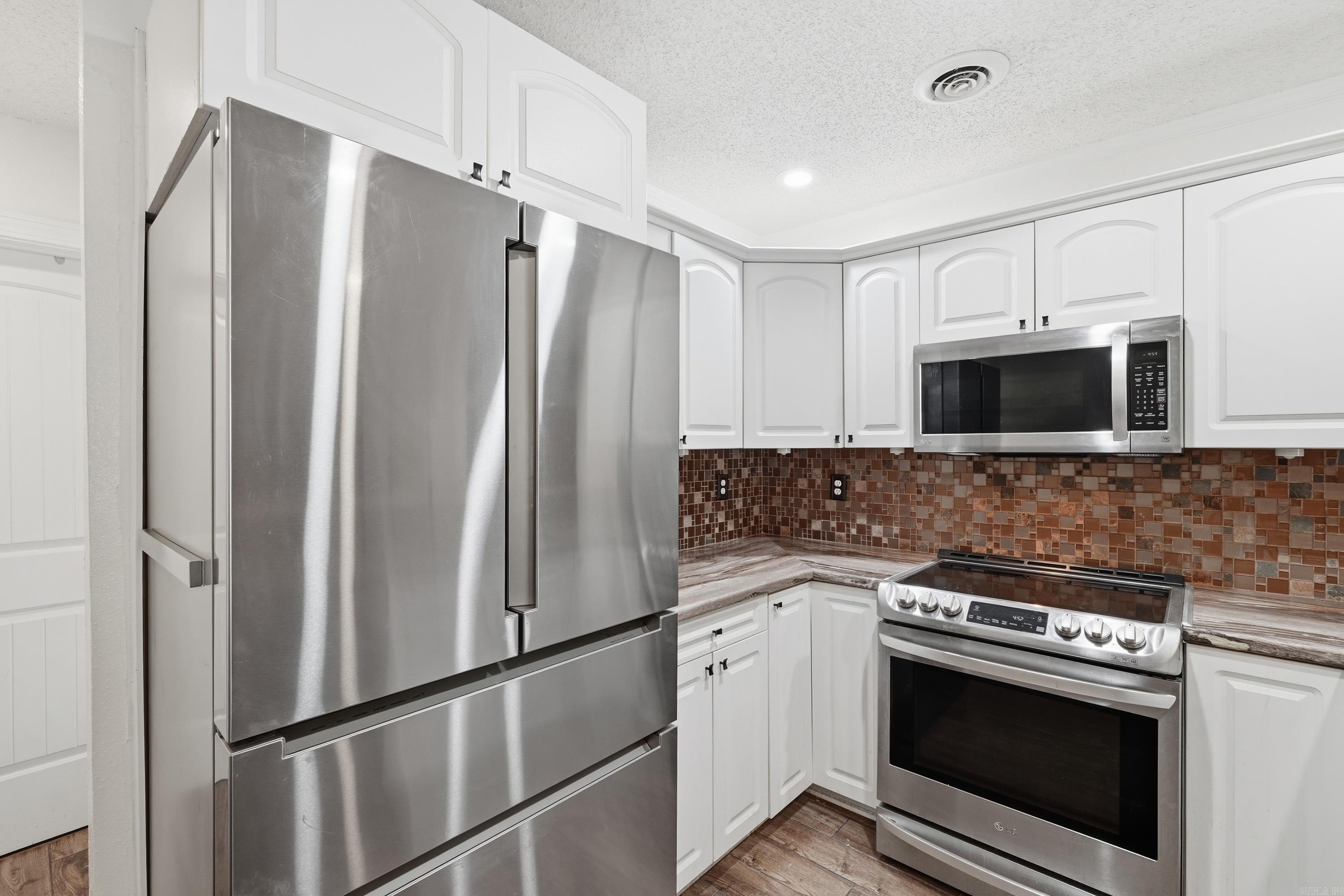 LAKEWOOD HILLS CONDO - Residential