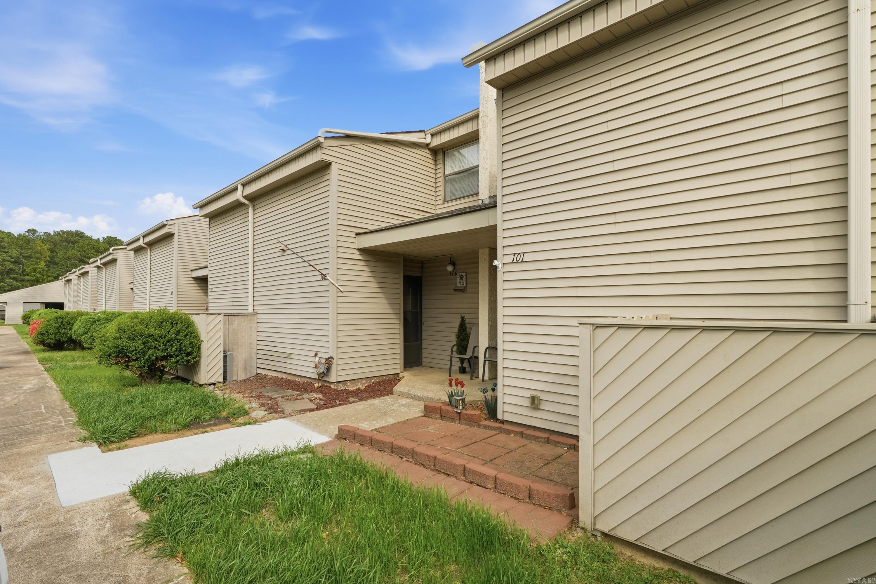 LAKEWOOD HILLS CONDO - Residential