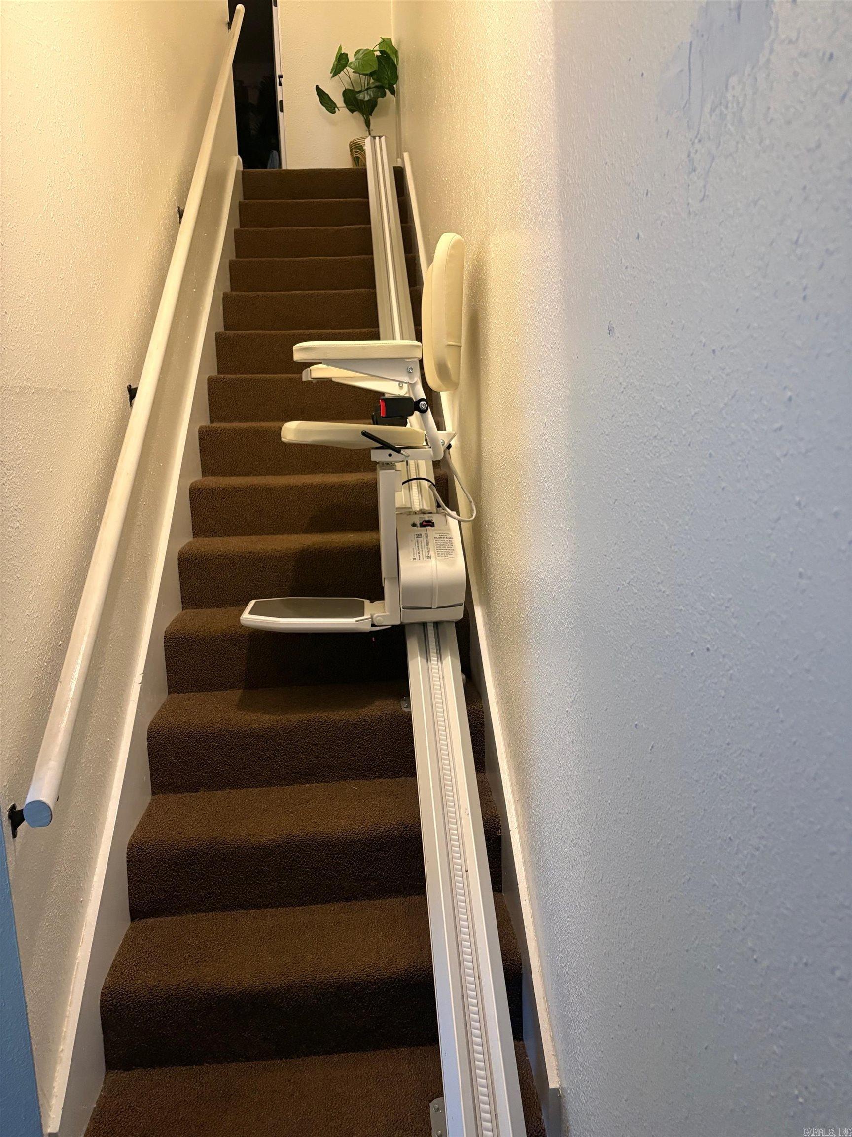 LAKEWOOD HILLS CONDO - Residential