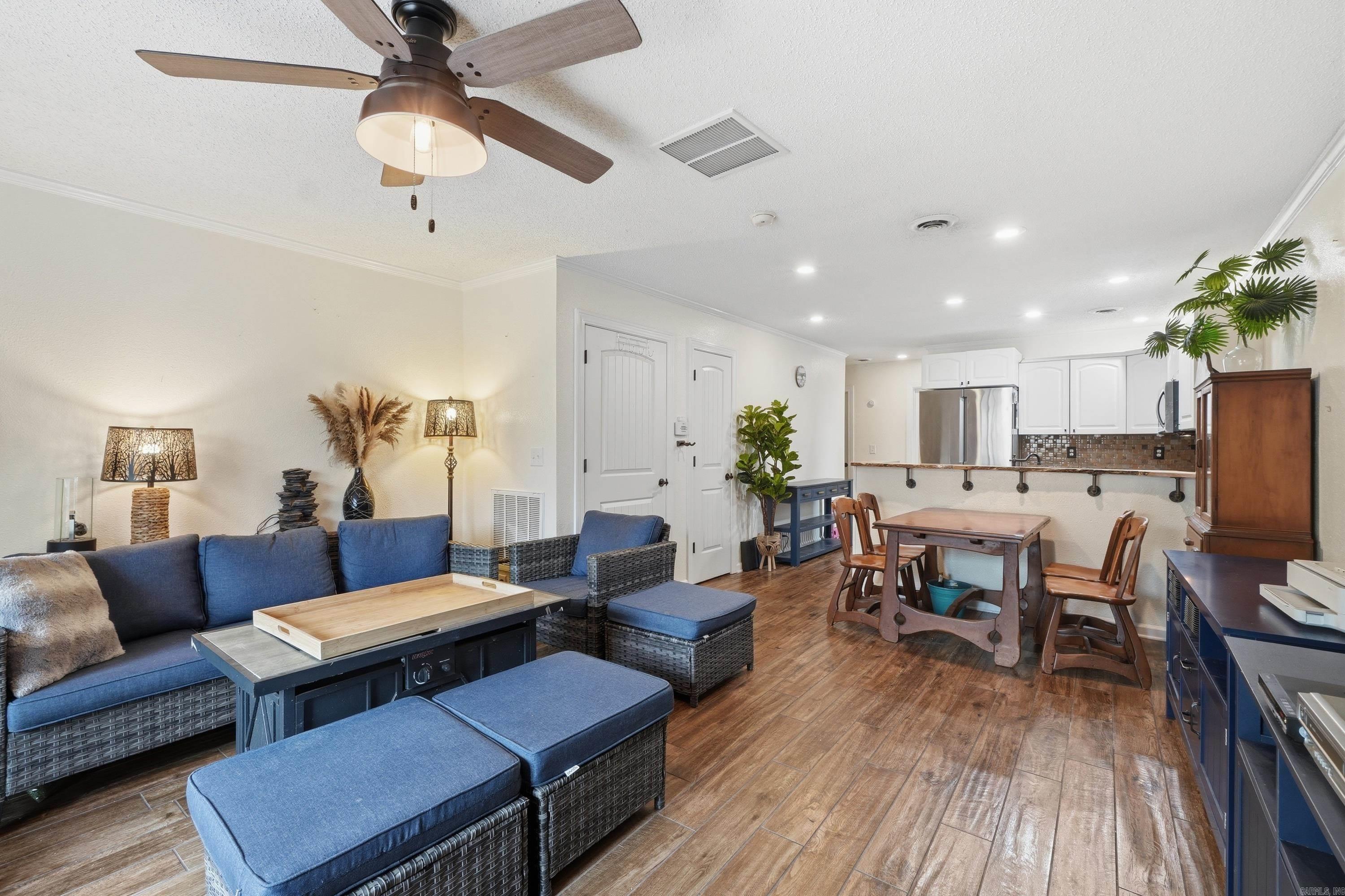 LAKEWOOD HILLS CONDO - Residential