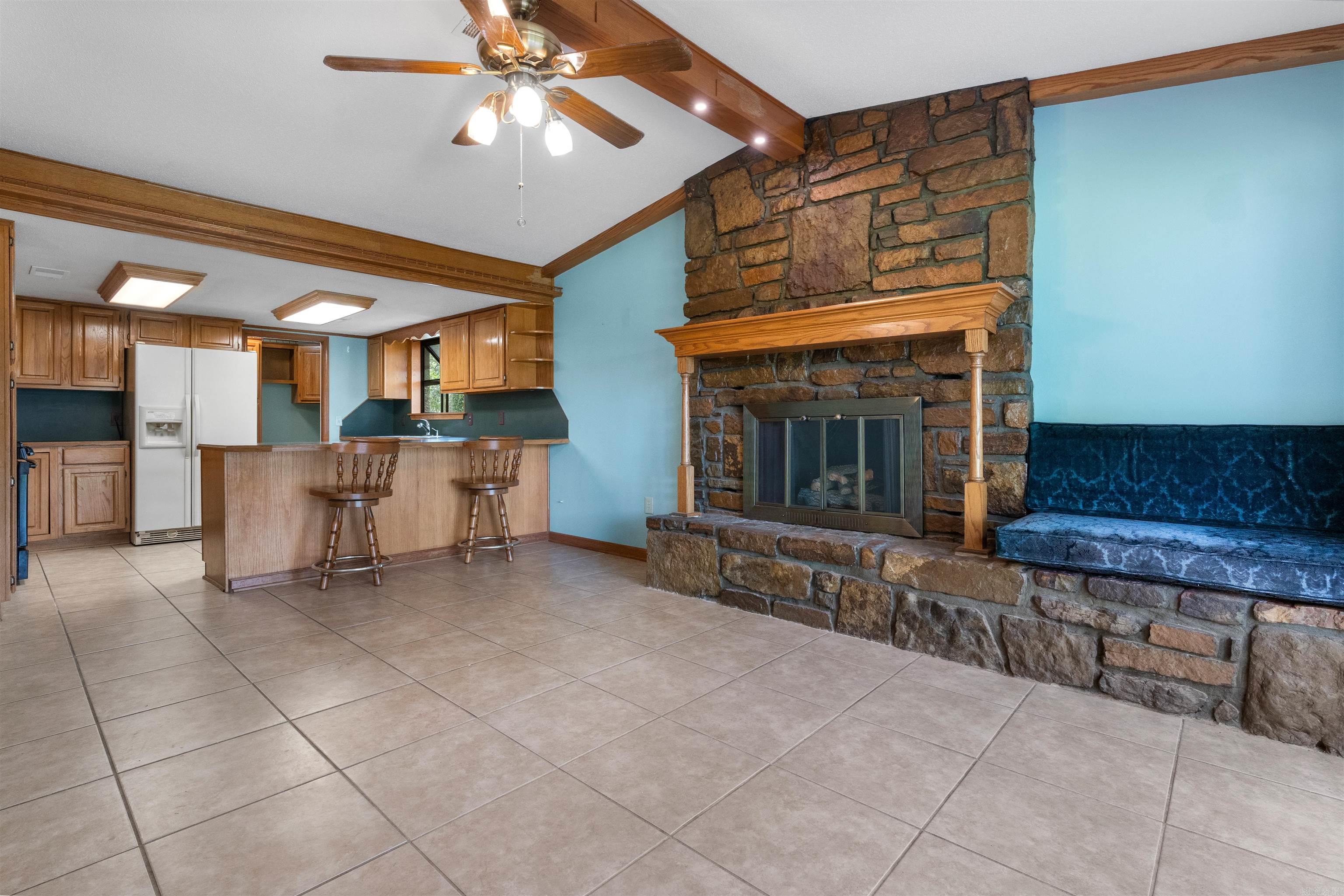 COUNTRY CLUB PARK - Residential