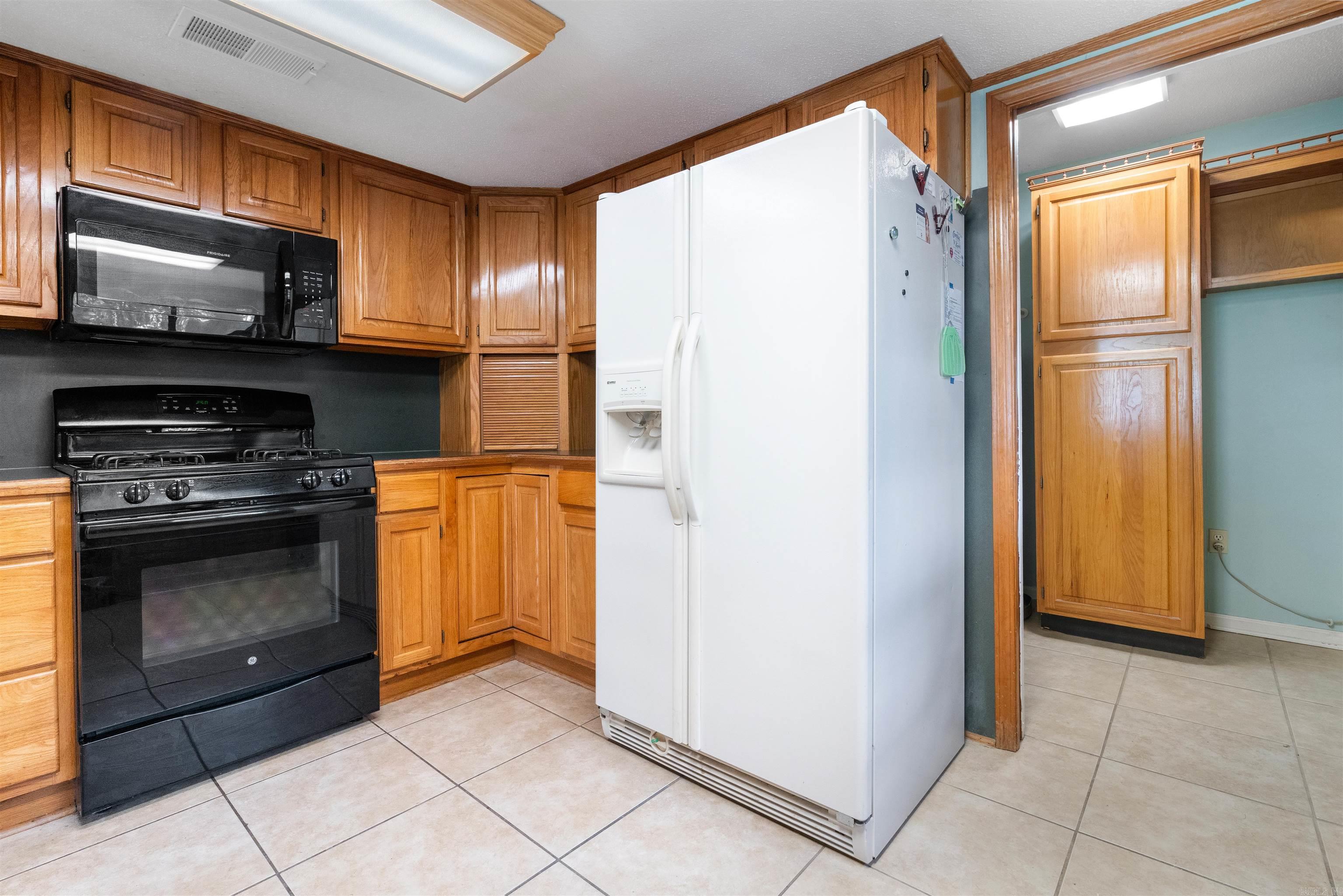 COUNTRY CLUB PARK - Residential