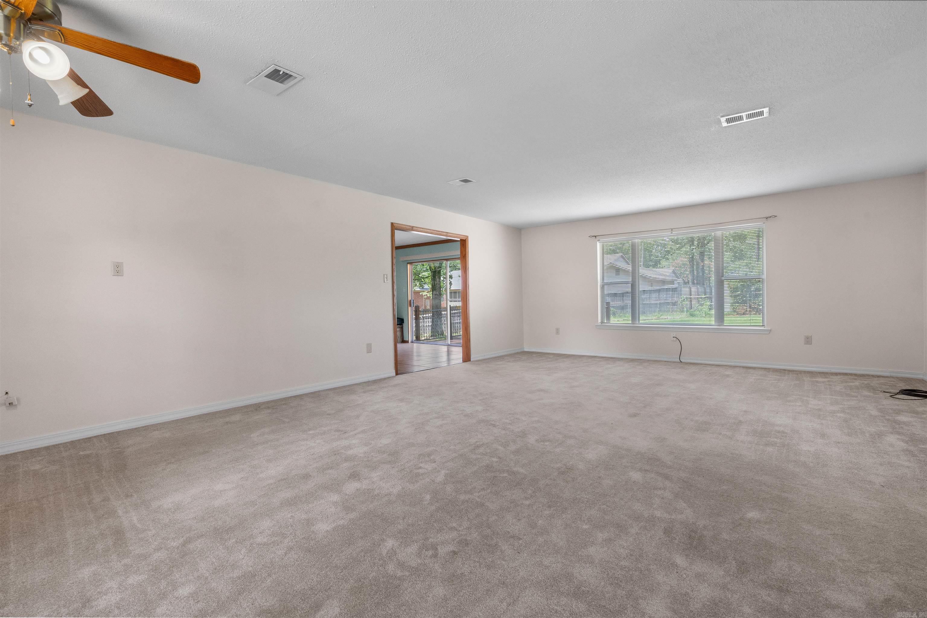 COUNTRY CLUB PARK - Residential