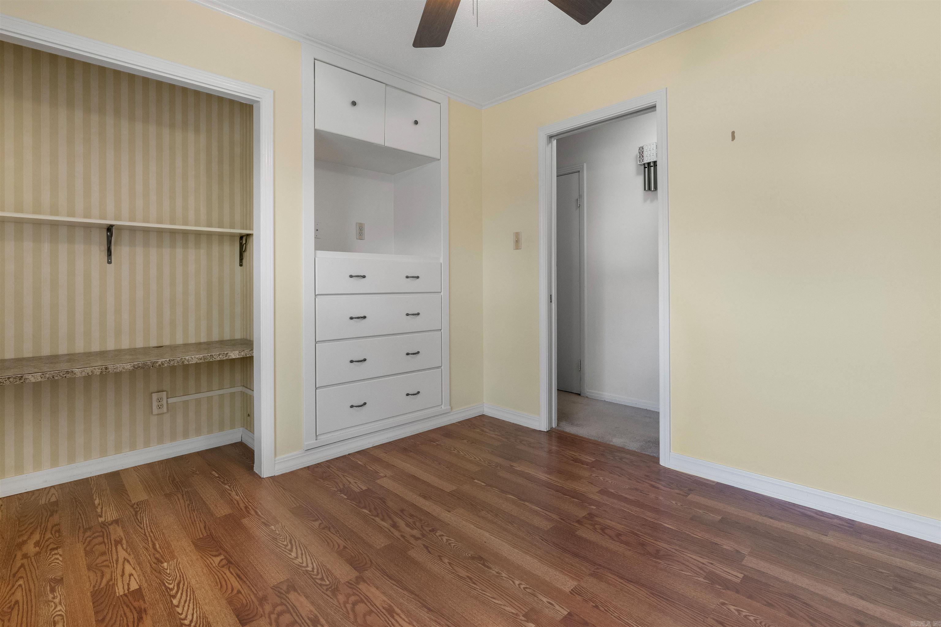 COUNTRY CLUB PARK - Residential