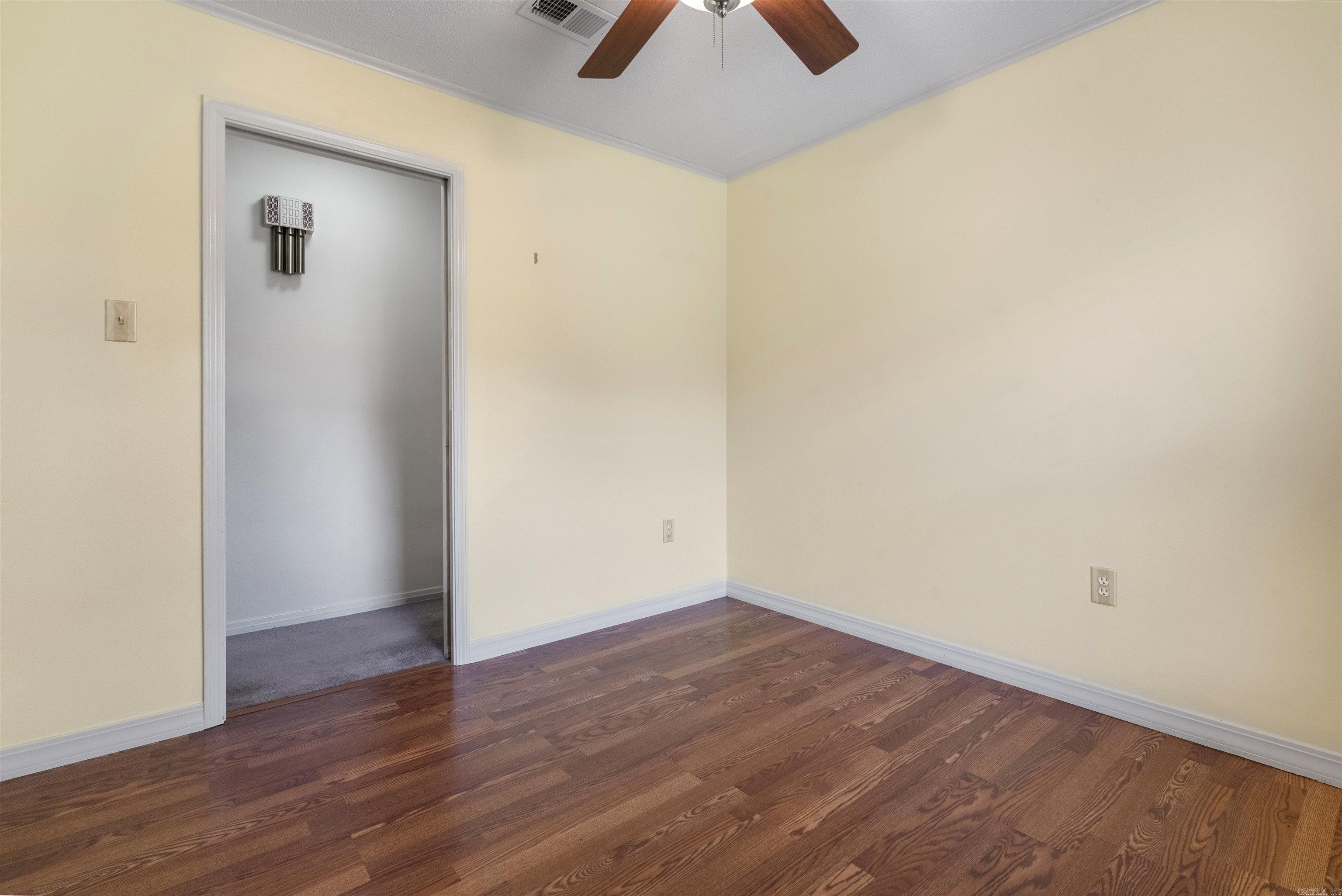 COUNTRY CLUB PARK - Residential