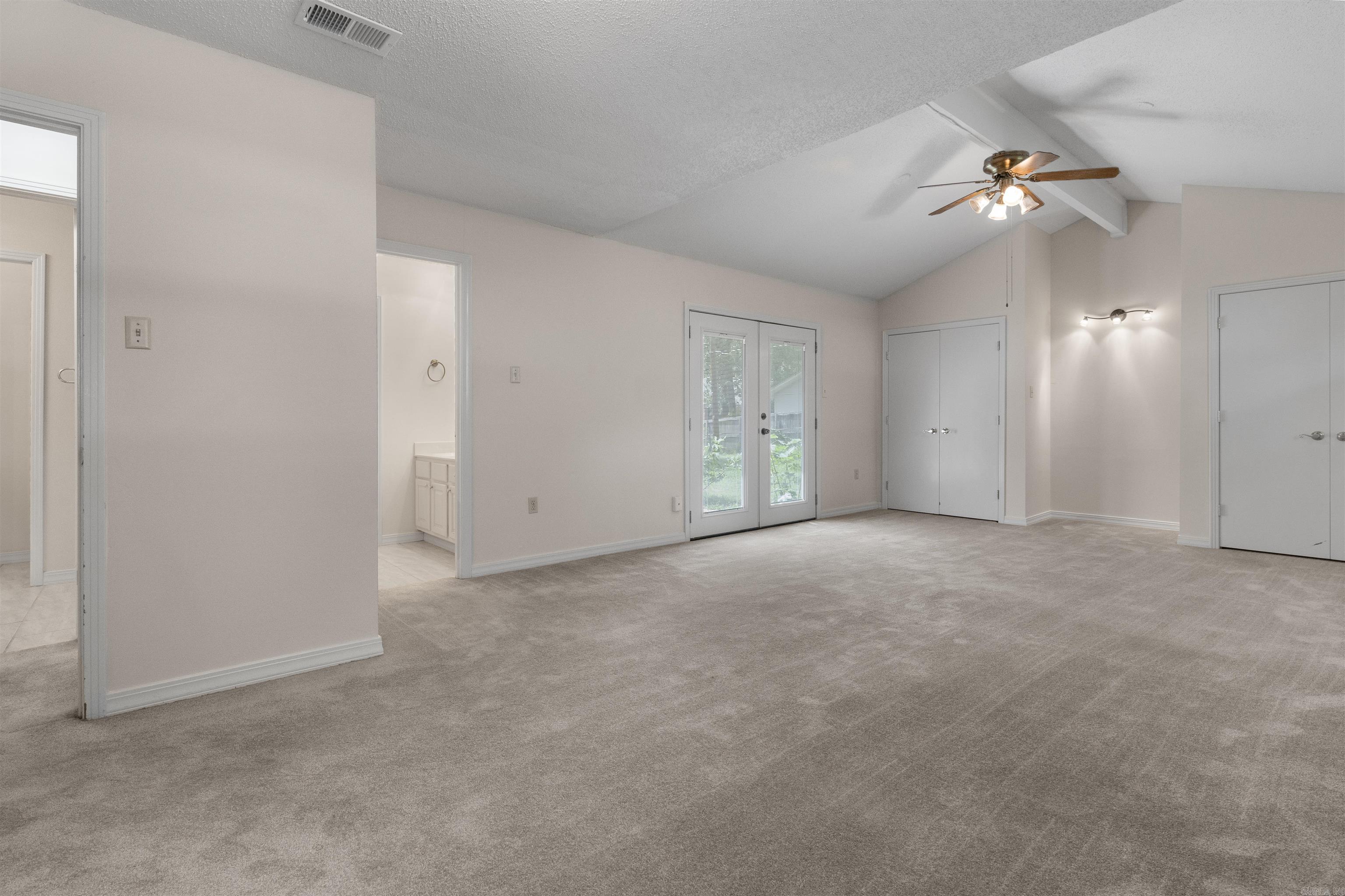 COUNTRY CLUB PARK - Residential