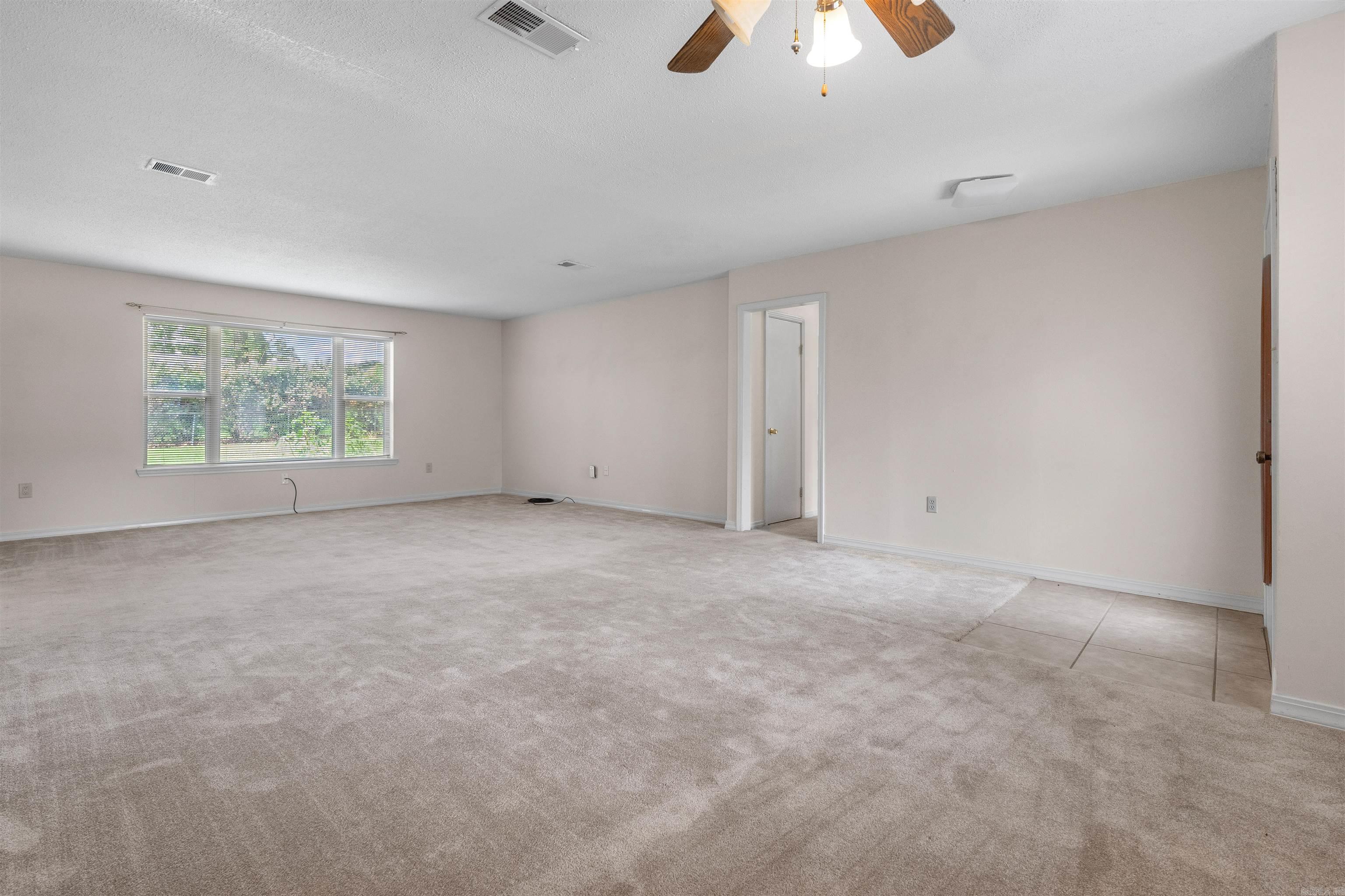 COUNTRY CLUB PARK - Residential