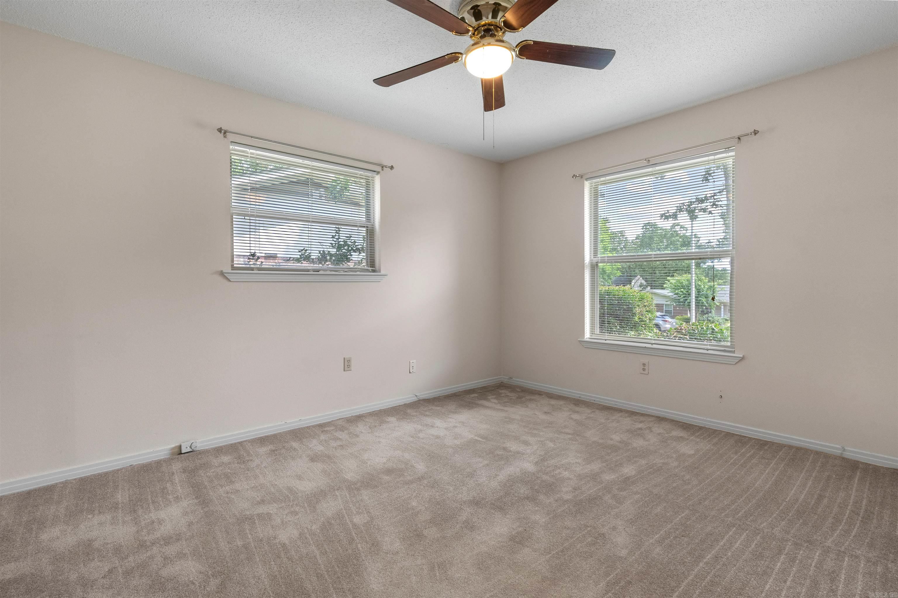 COUNTRY CLUB PARK - Residential