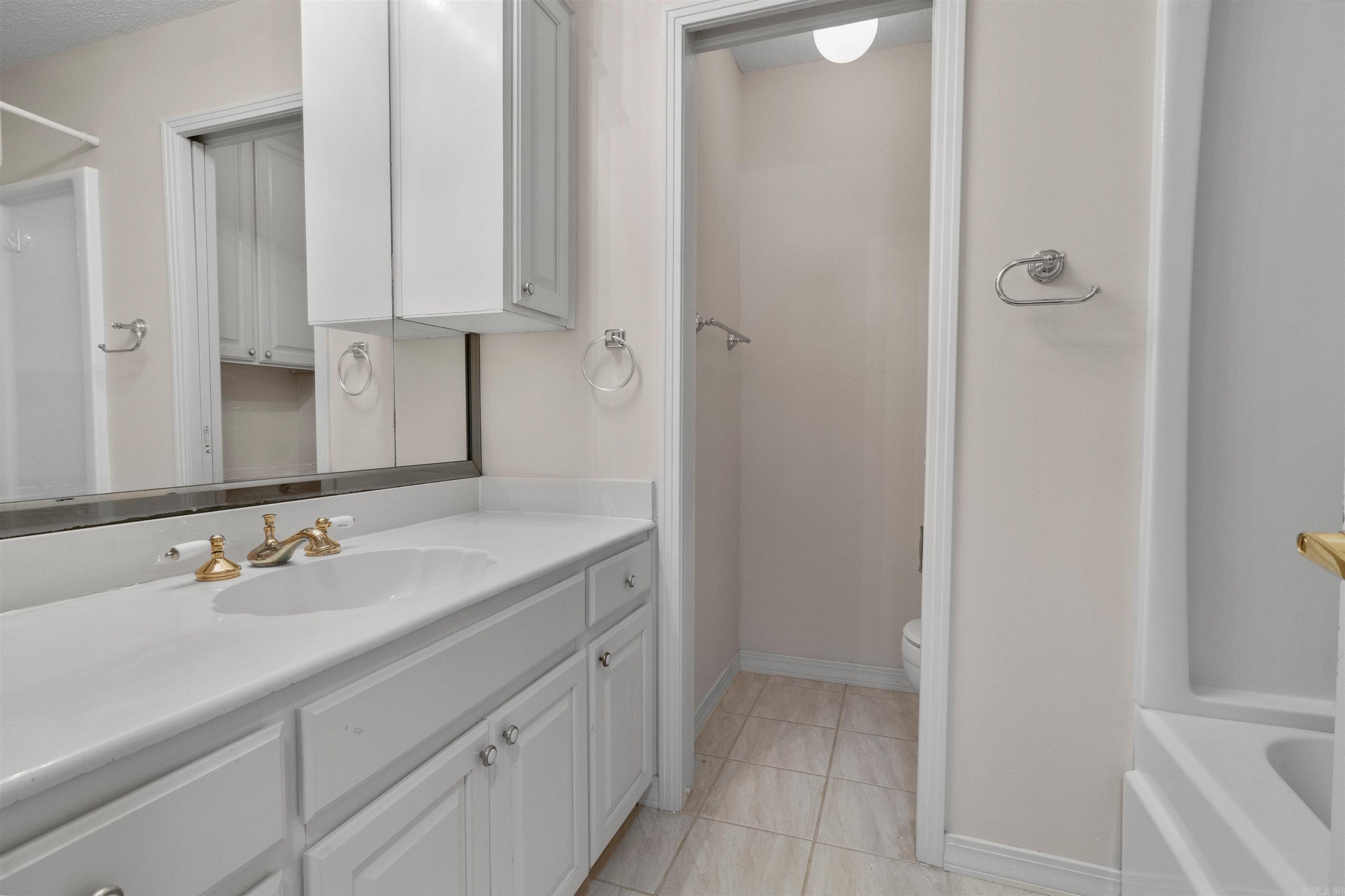 COUNTRY CLUB PARK - Residential