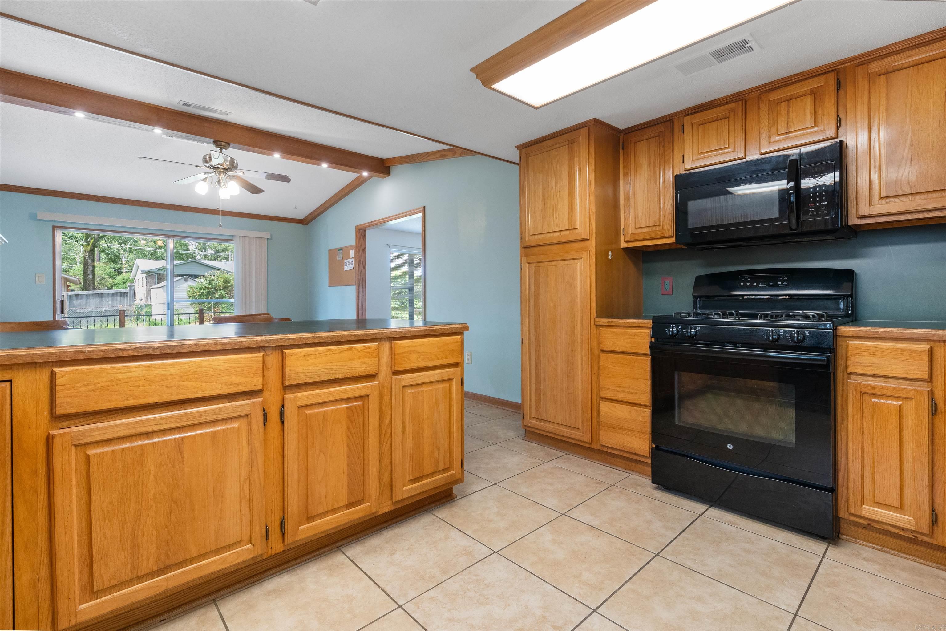 COUNTRY CLUB PARK - Residential