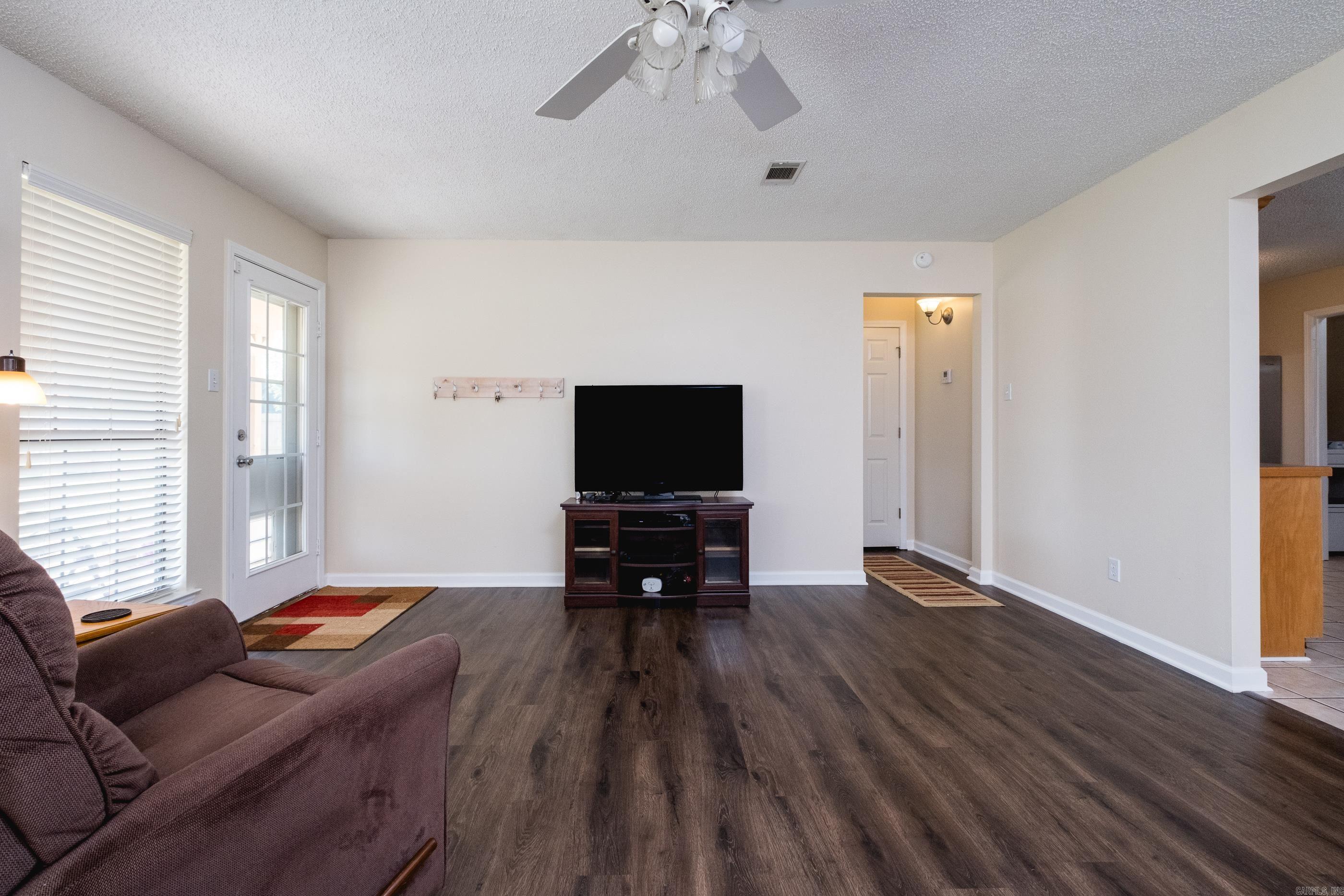 DOVE CREEK - Residential