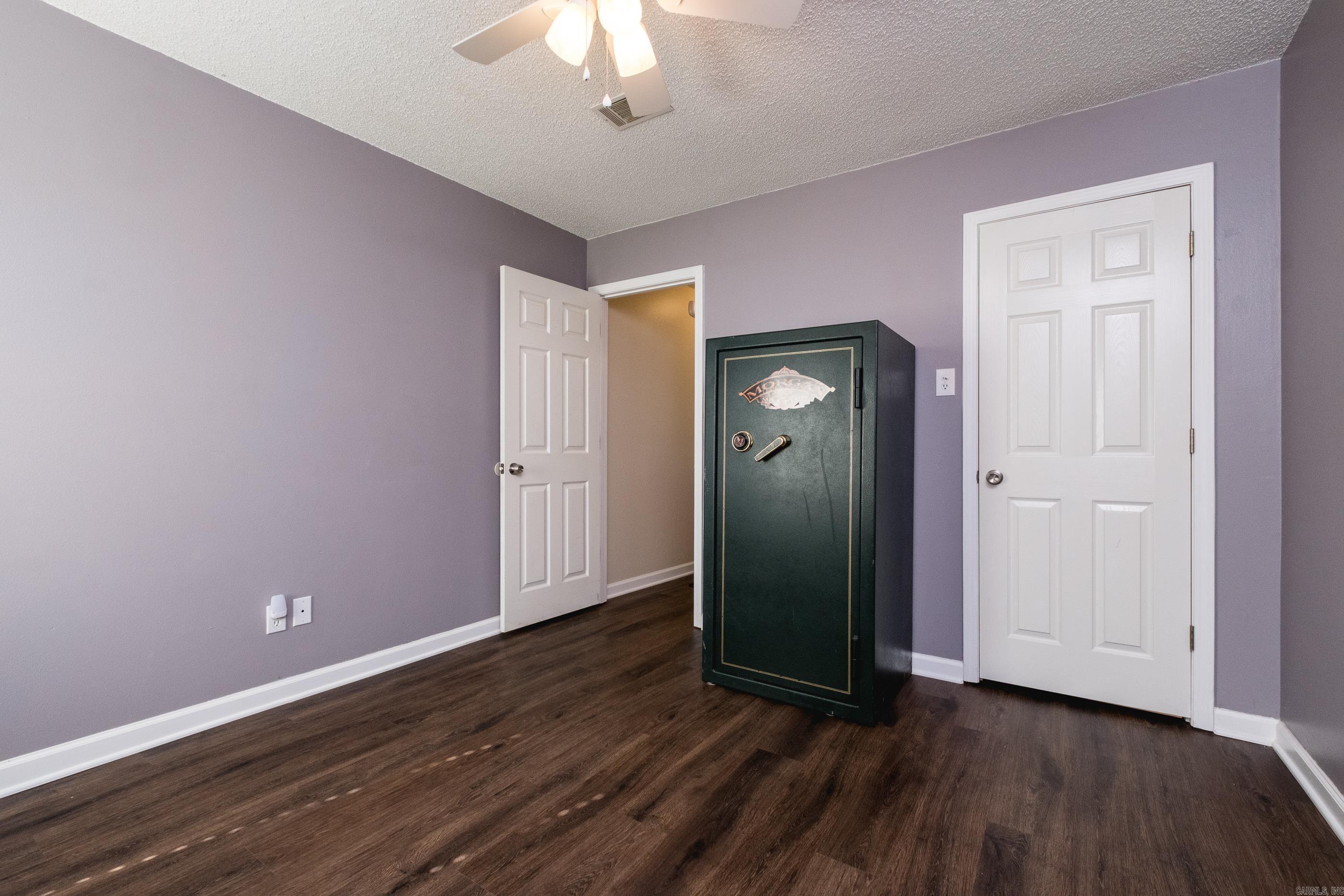 DOVE CREEK - Residential