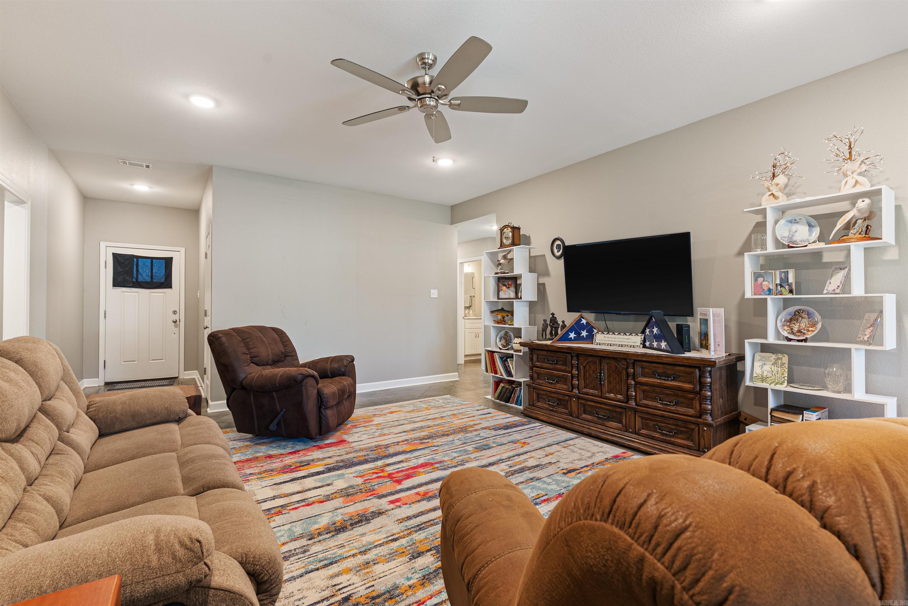 TRISON LANE - Residential