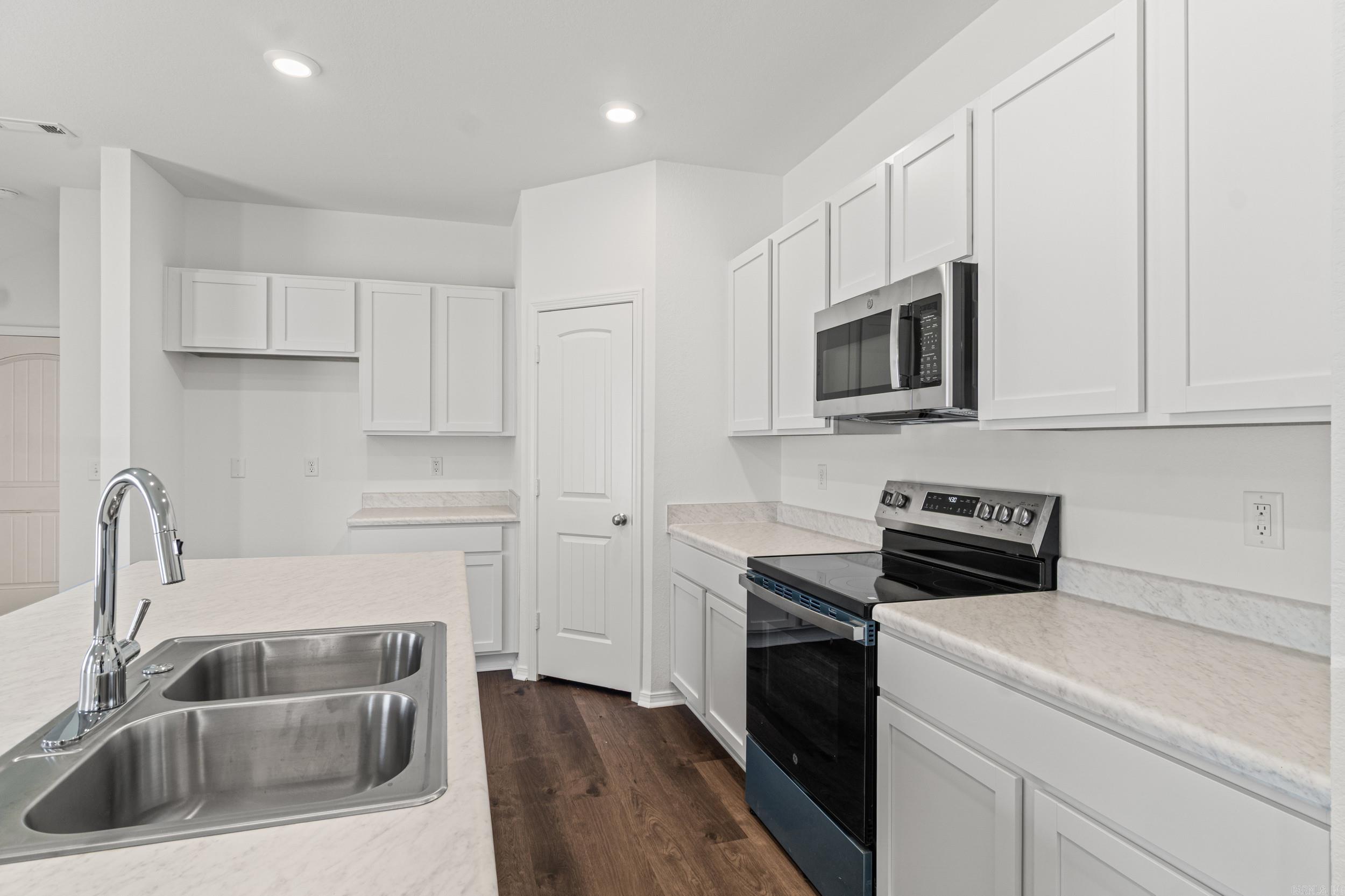 THE MEADOWS - Residential