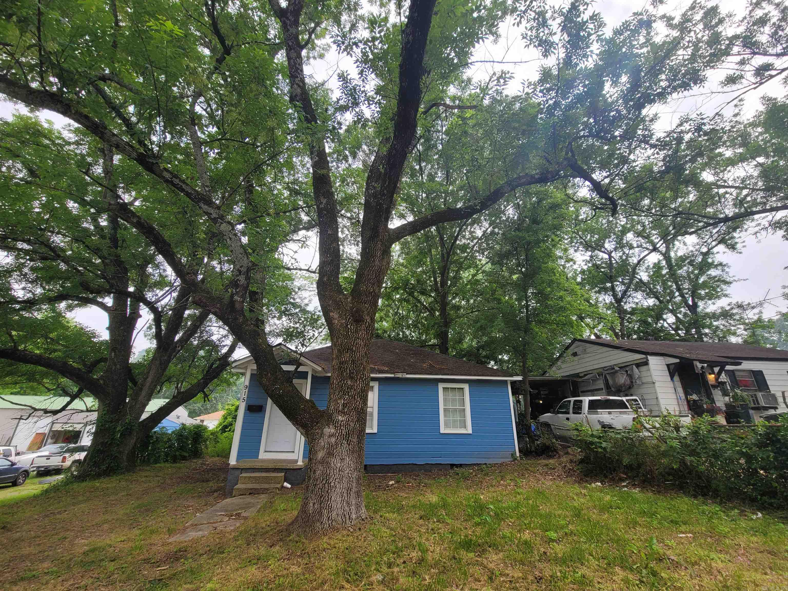 Photo 4 of 20 of 915 Schley Street house