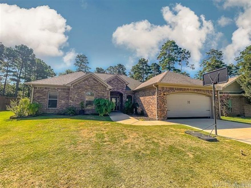 Discover the perfect blend of elegance and comfort in this 3-bedroom, 2-bathroom home located in the prestigious Mystic Creek subdivision. With a spacious open floor plan, this home features a gourmet kitchen complete with granite countertops & custom cabinetry making it an entertainer's dream.  The primary suite offers a private retreat with a luxurious en-suite bathroom and generous closet space. Two additional bedrooms provide ample room for family or guests.  Step outside to enjoy the beautifully maintained yard, perfect for relaxing or hosting gatherings. Conveniently located near the renowned Mystic Creek Golf Club and community amenities, this property combines modern living with an unbeatable location.