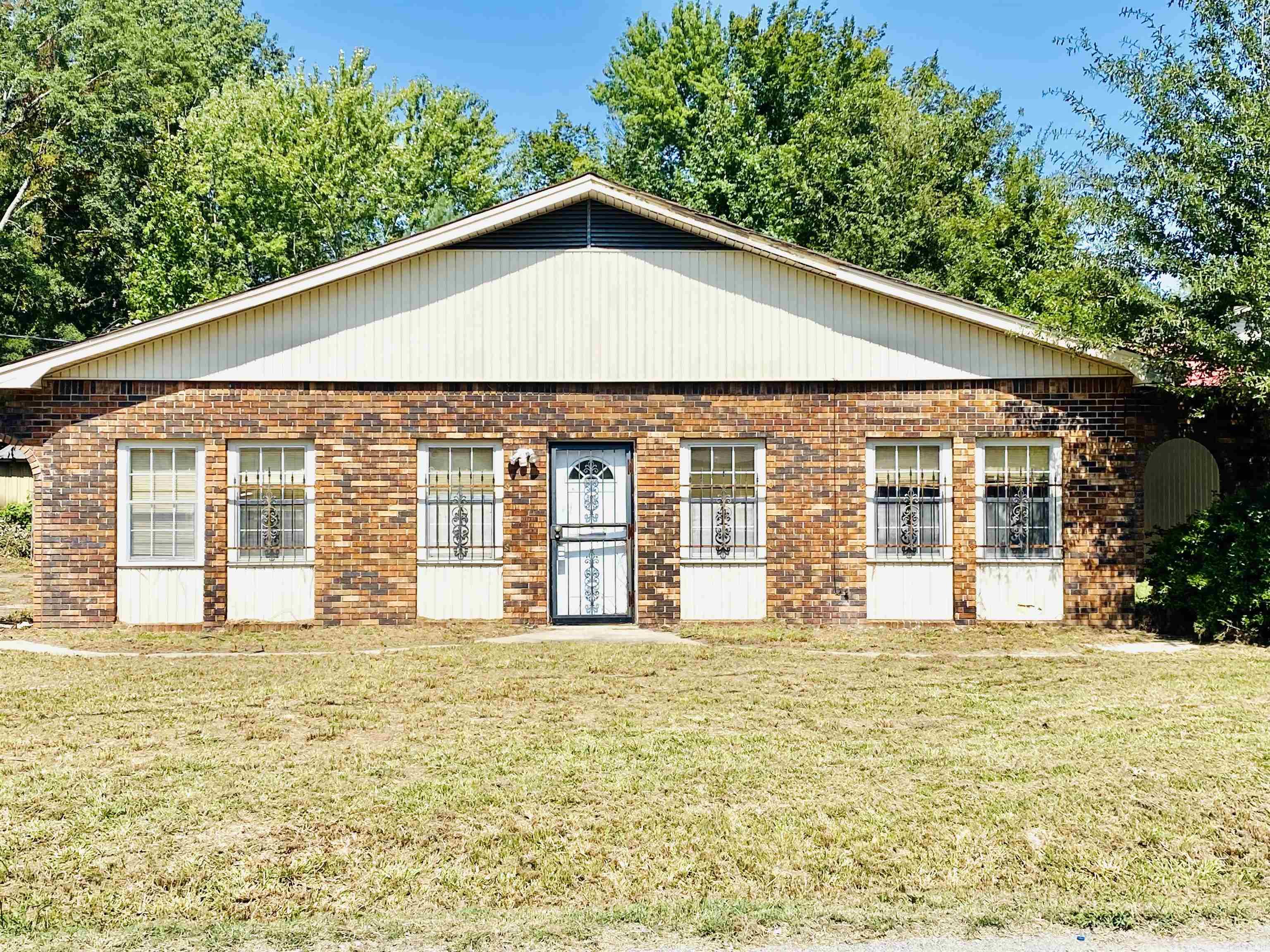 Prime Investment Opportunity! This versatile office building is perfect for investors or entrepreneurs looking to make their mark. With ample space, it can easily be transformed into a retail store or other commercial ventures. The property also includes storage units that can be remodeled for additional income streams. Don’t miss out on this great opportunity—contact me today for more details or to make an offer!”