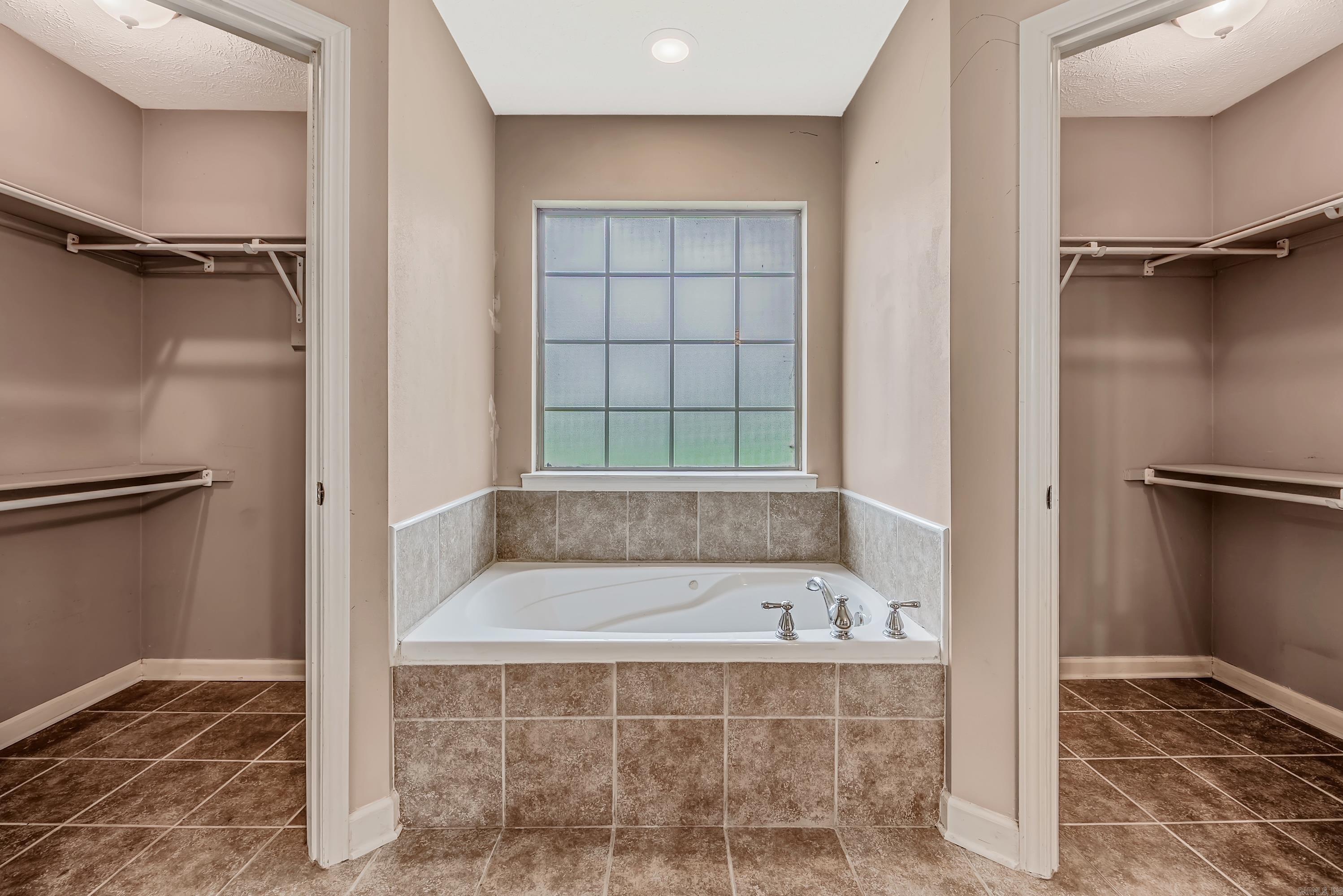 ARNOLDSBURG - Residential