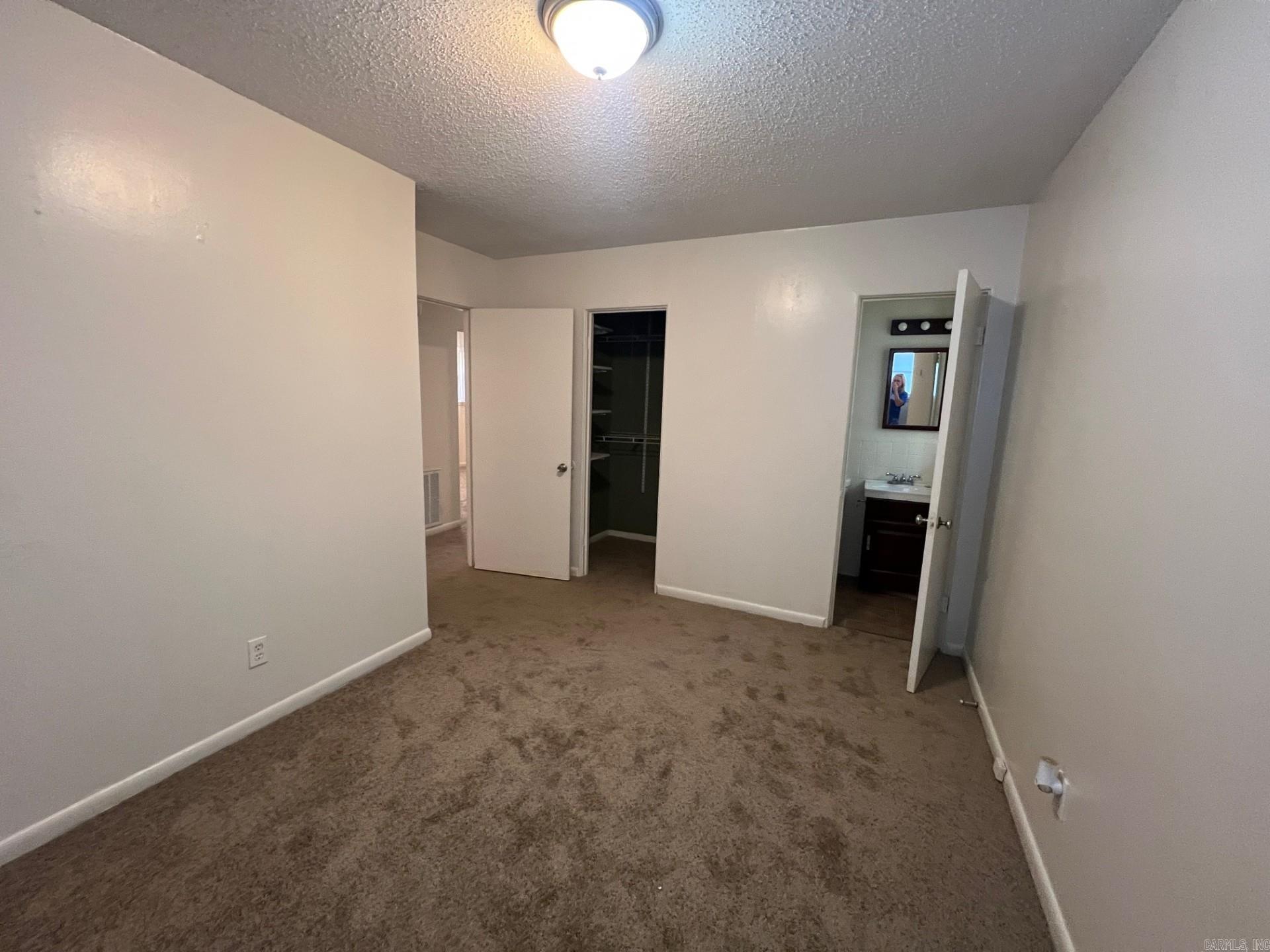 SUNNYMEADE - Residential