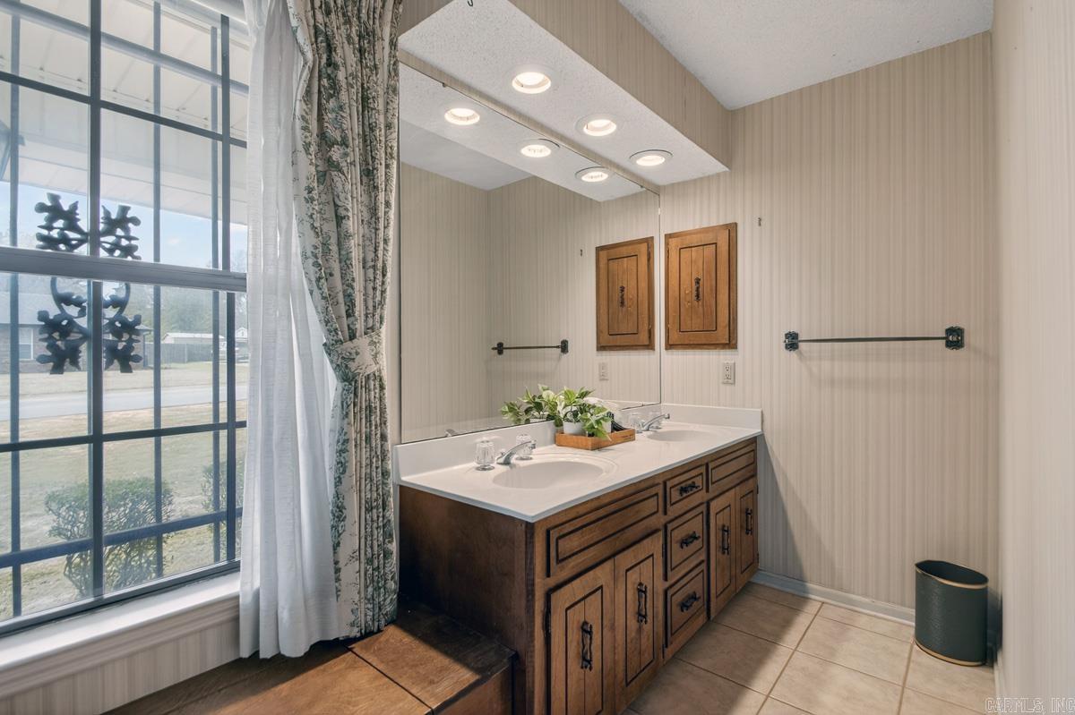 FOXWOOD J - Residential