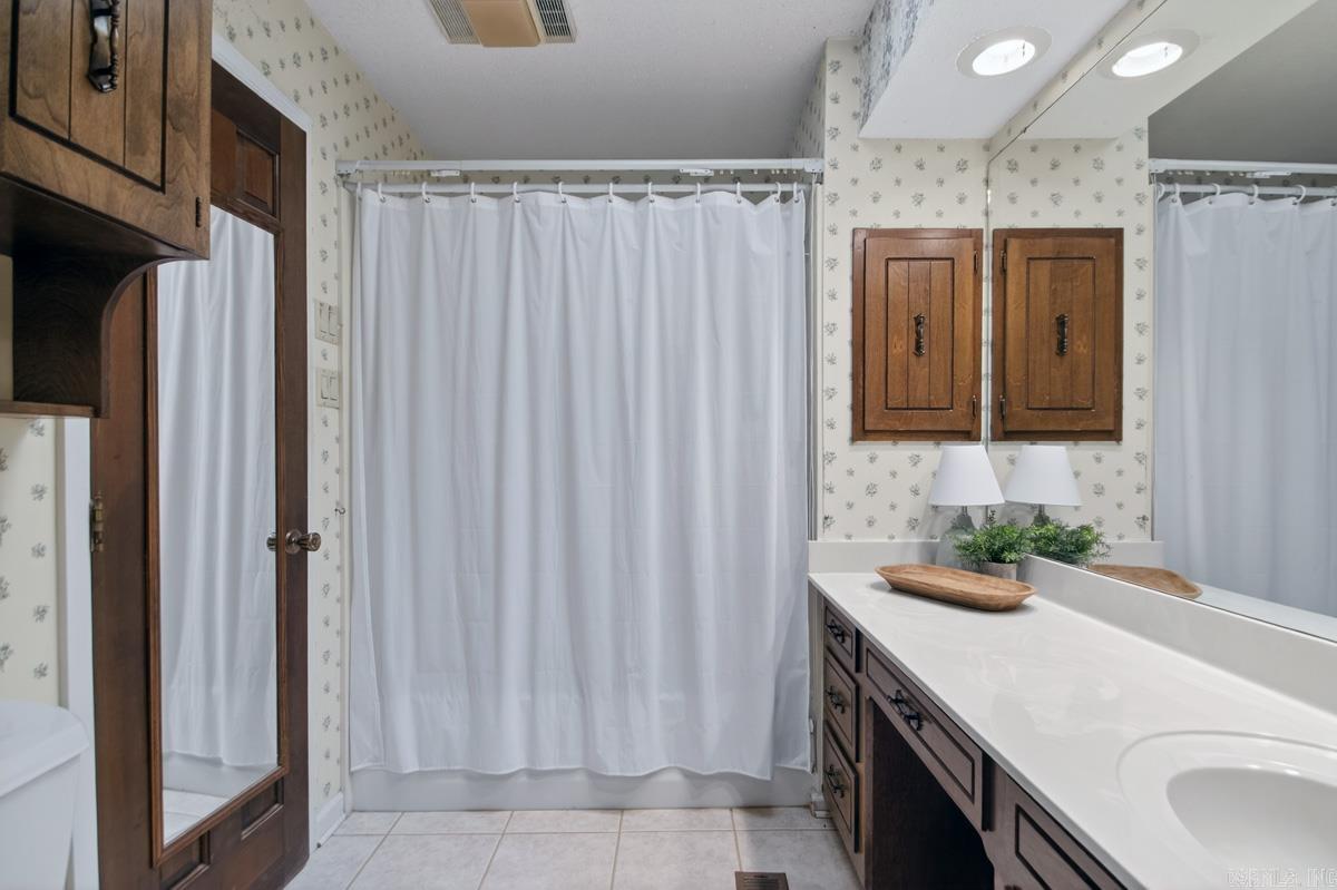 FOXWOOD J - Residential