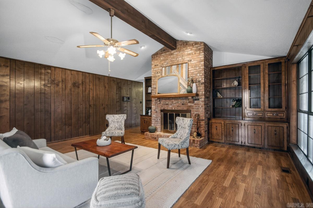 FOXWOOD J - Residential