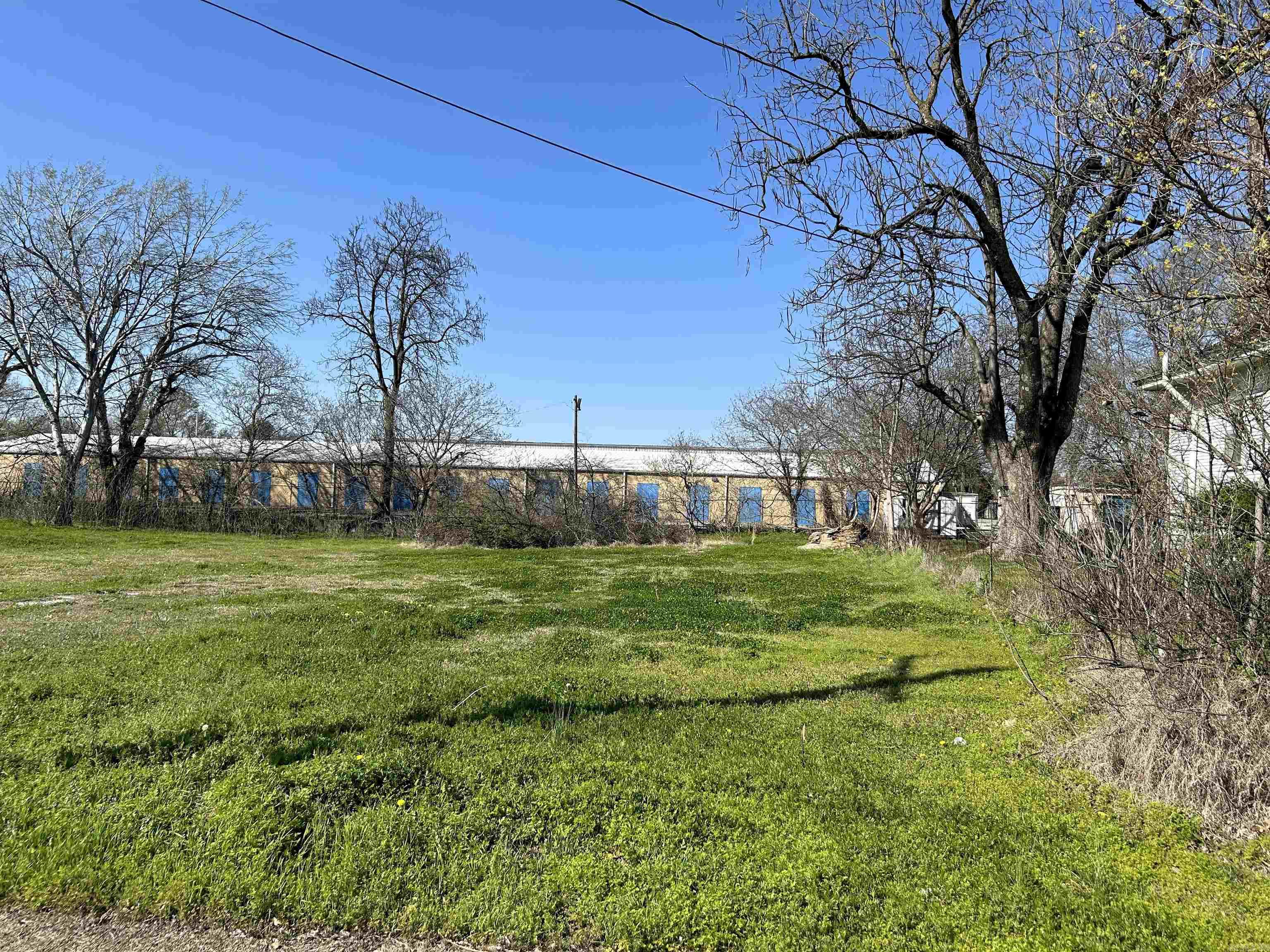 Cobb & Lee - Commercial Sale