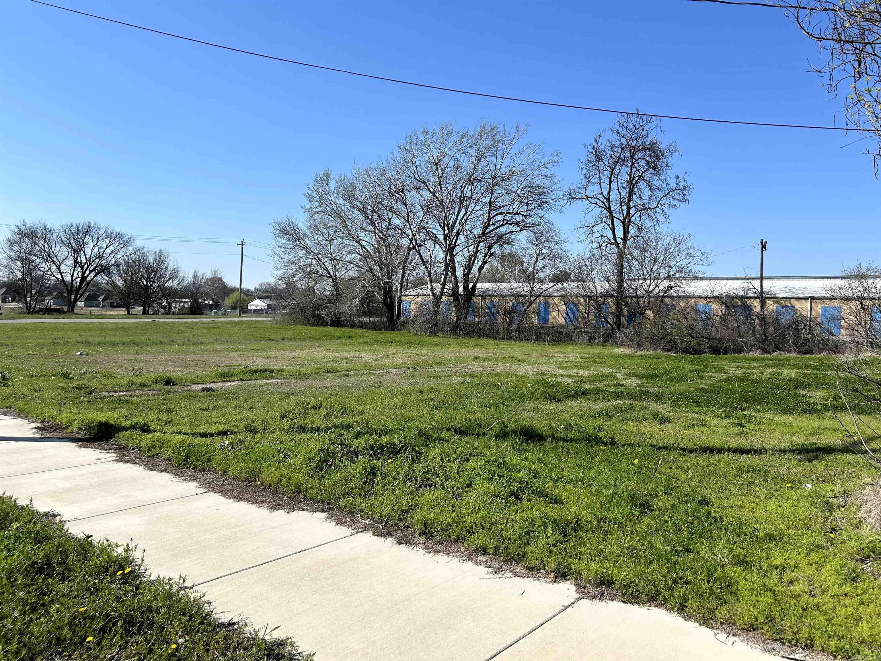 Cobb & Lee - Commercial Sale