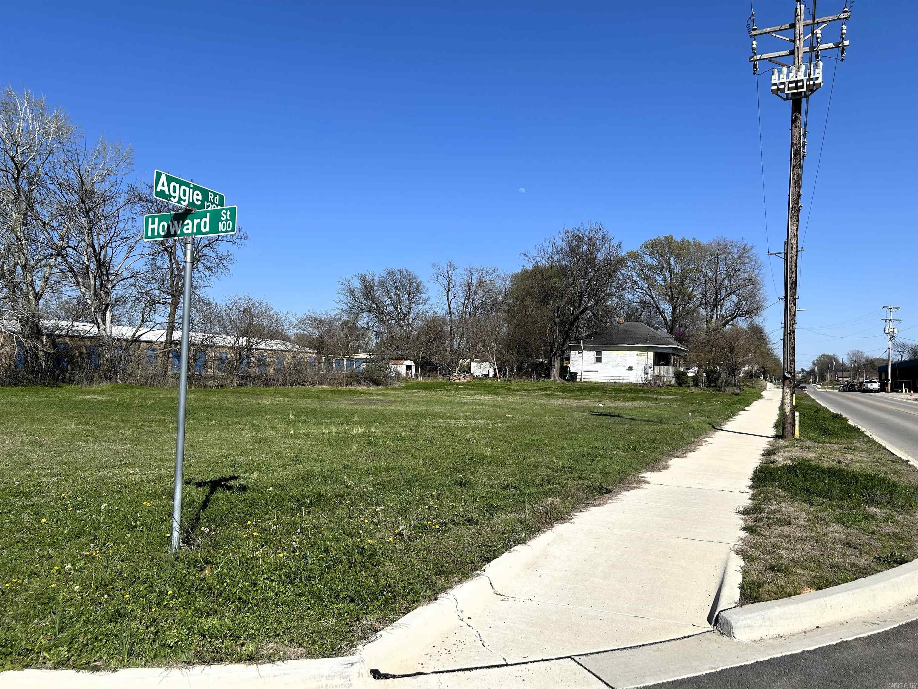 Cobb & Lee - Commercial Sale