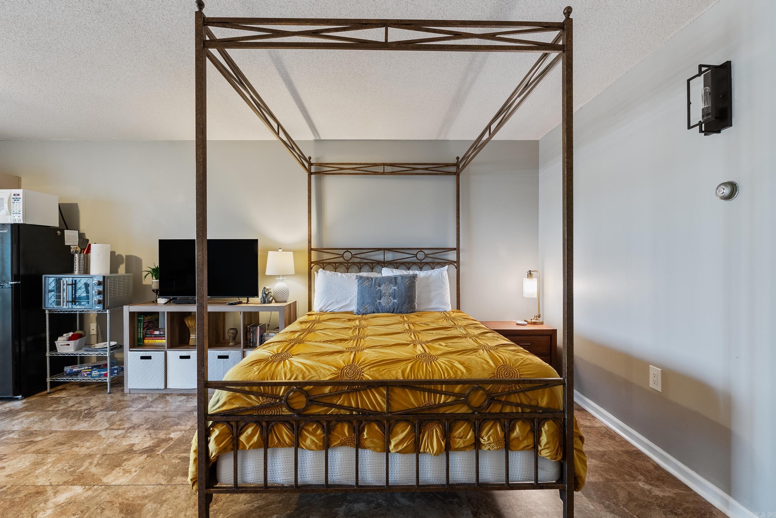 SUMMERHILL PLACE CONDOS - Residential