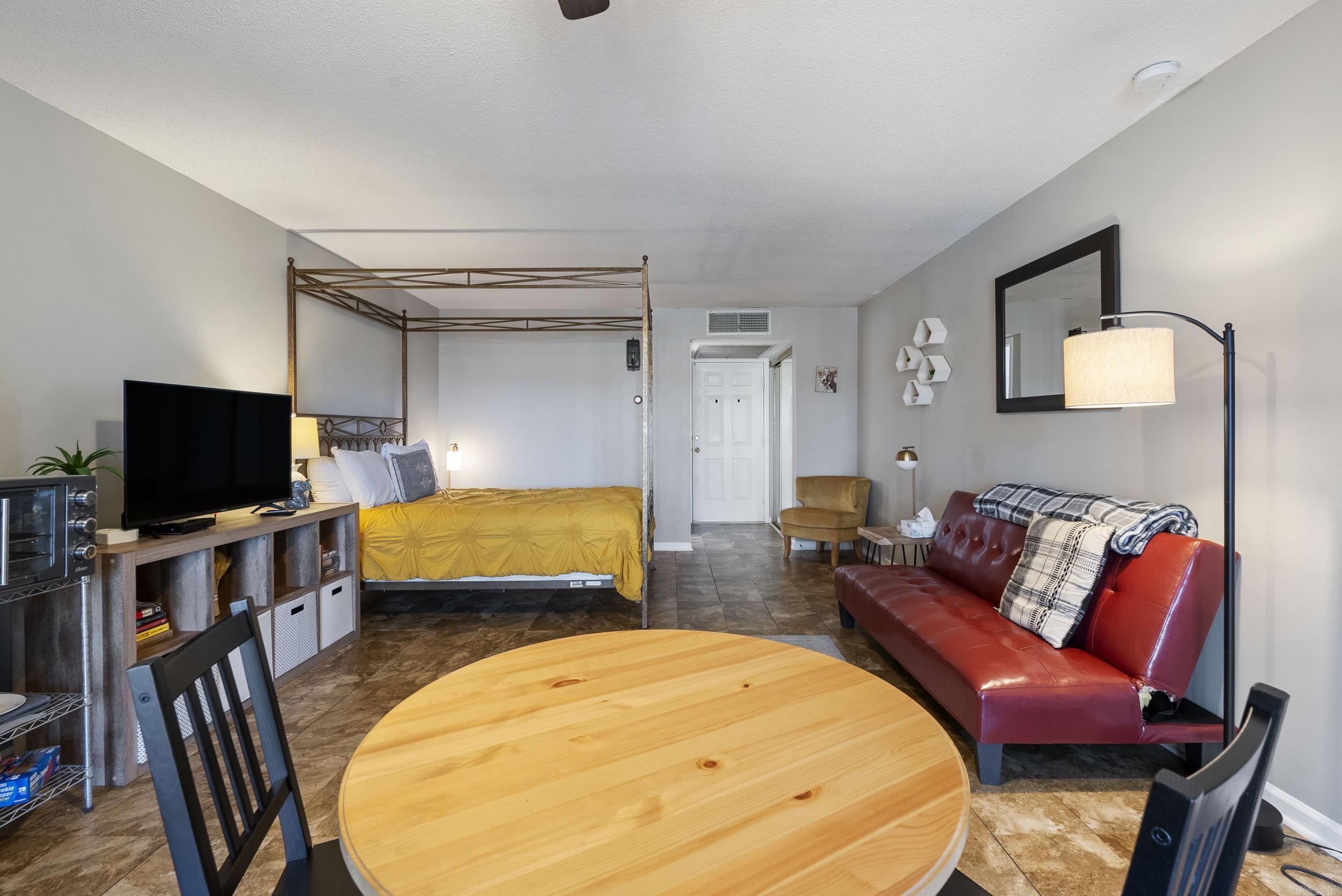 SUMMERHILL PLACE CONDOS - Residential