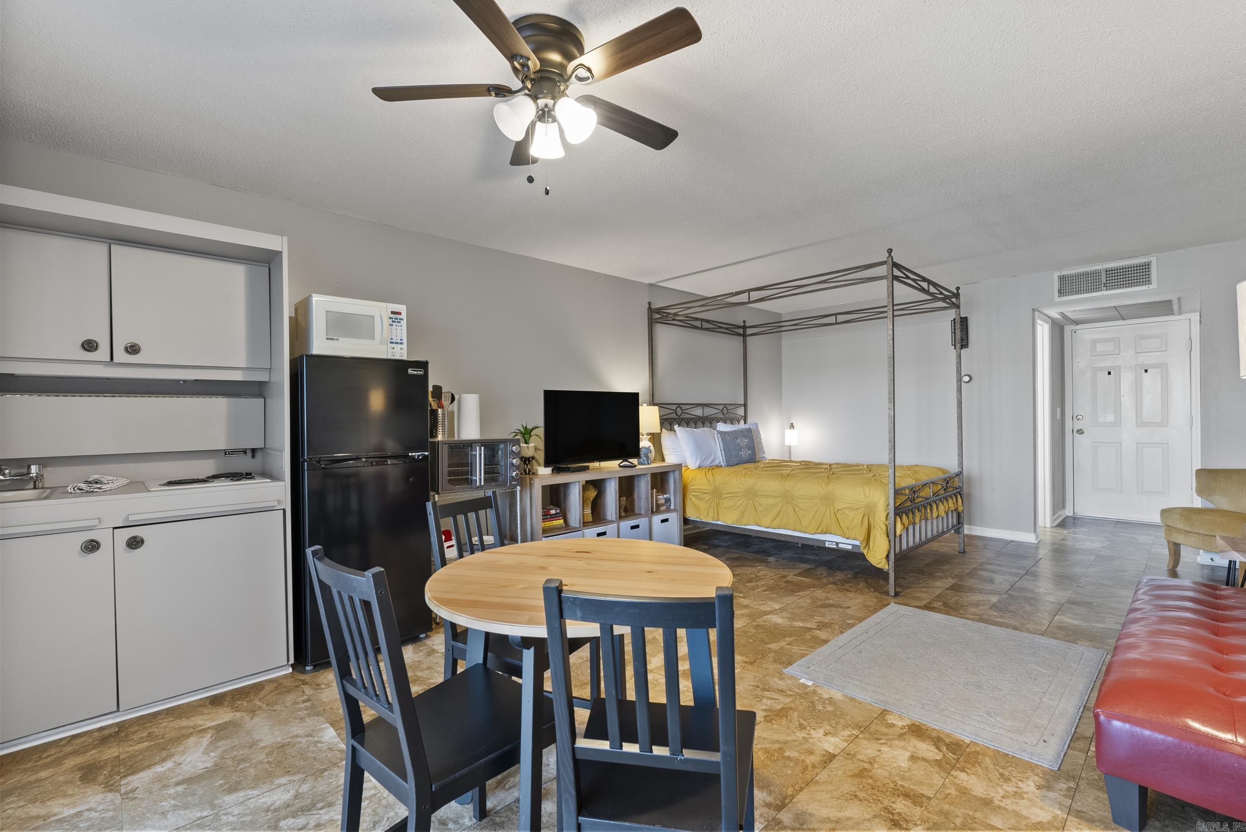 SUMMERHILL PLACE CONDOS - Residential