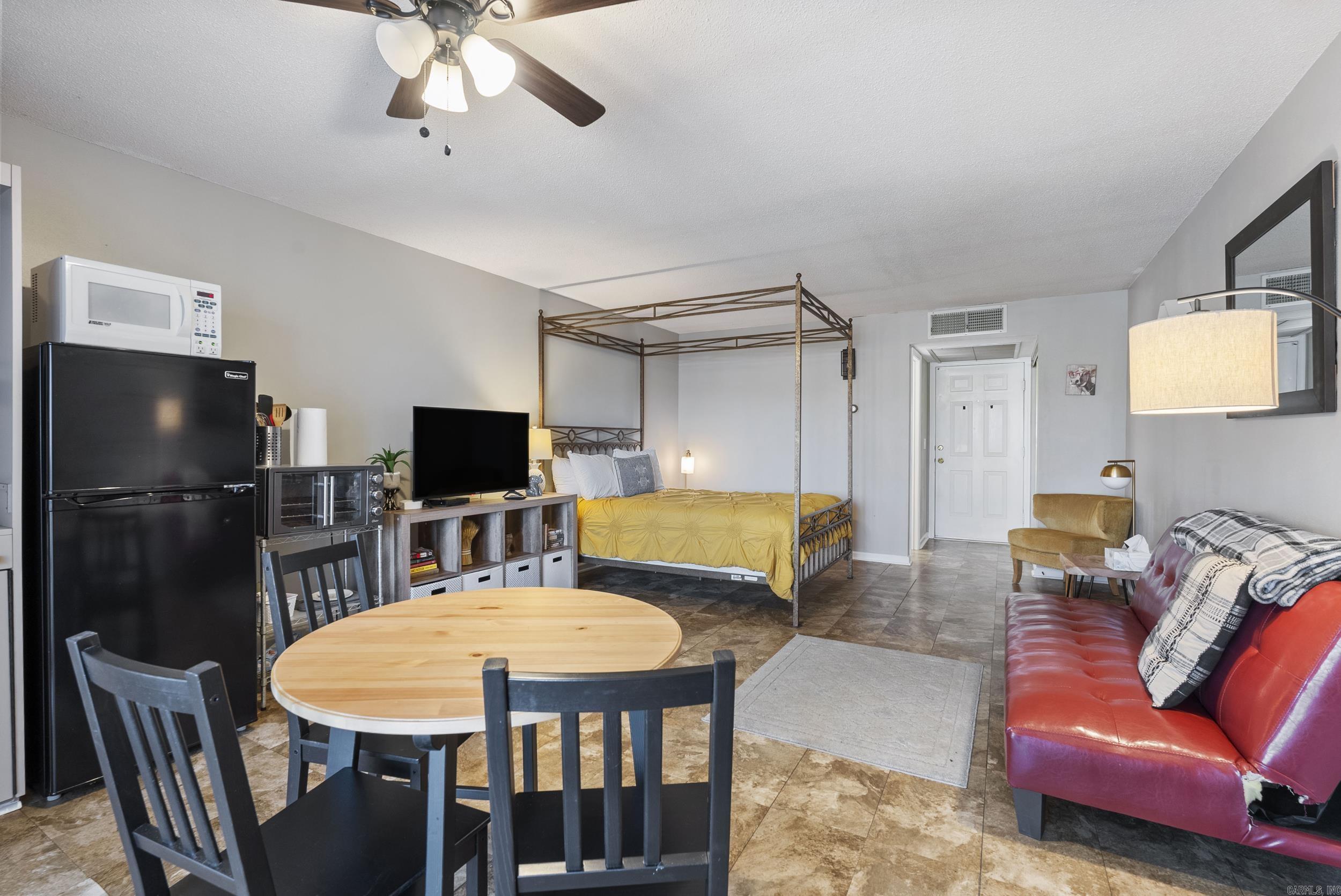 SUMMERHILL PLACE CONDOS - Residential