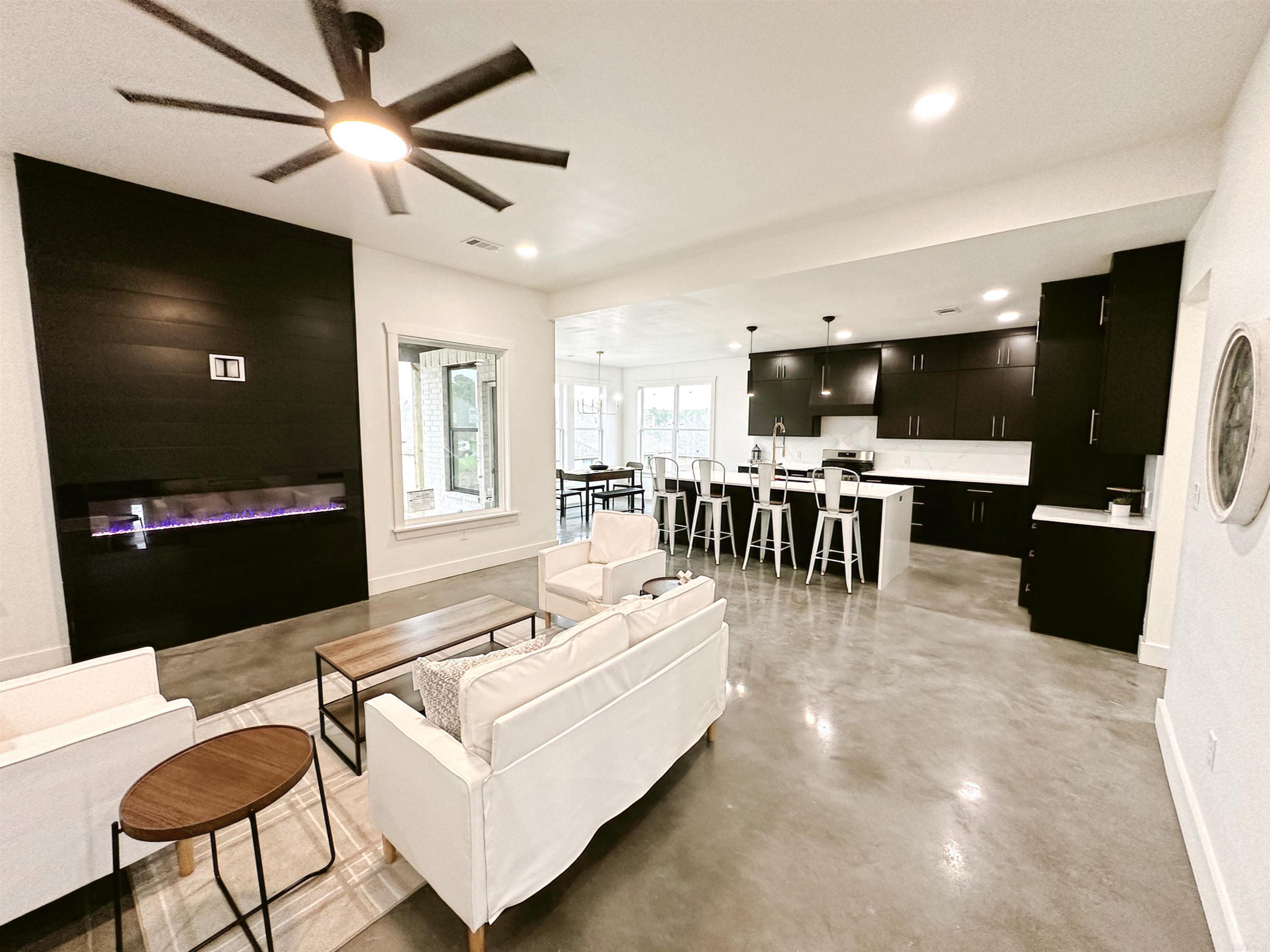 RIDGEWOOD S/D - Residential