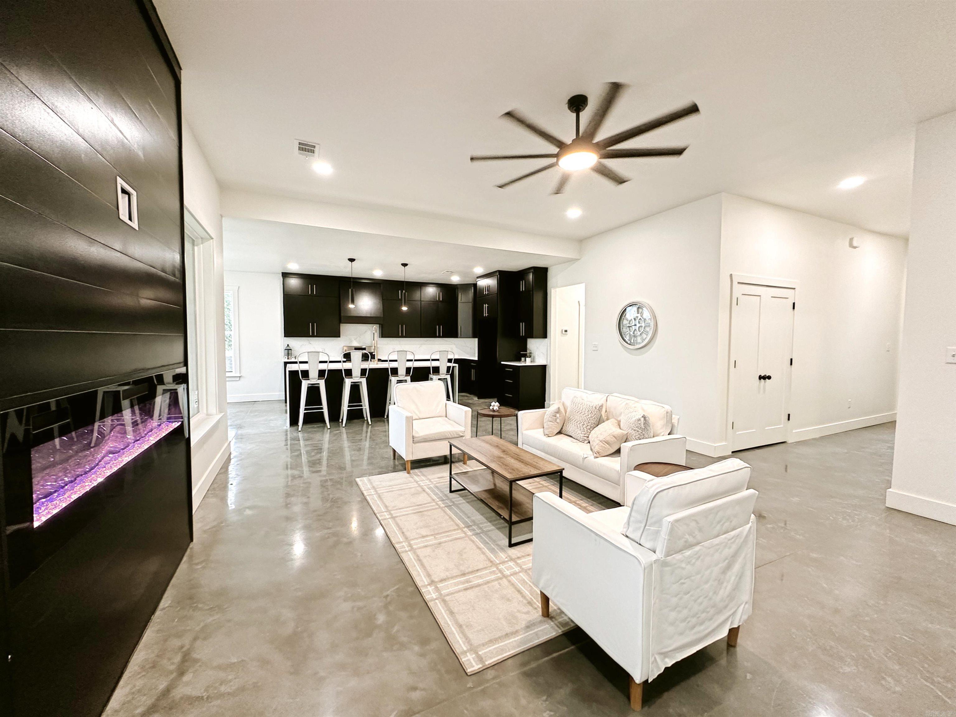 RIDGEWOOD S/D - Residential