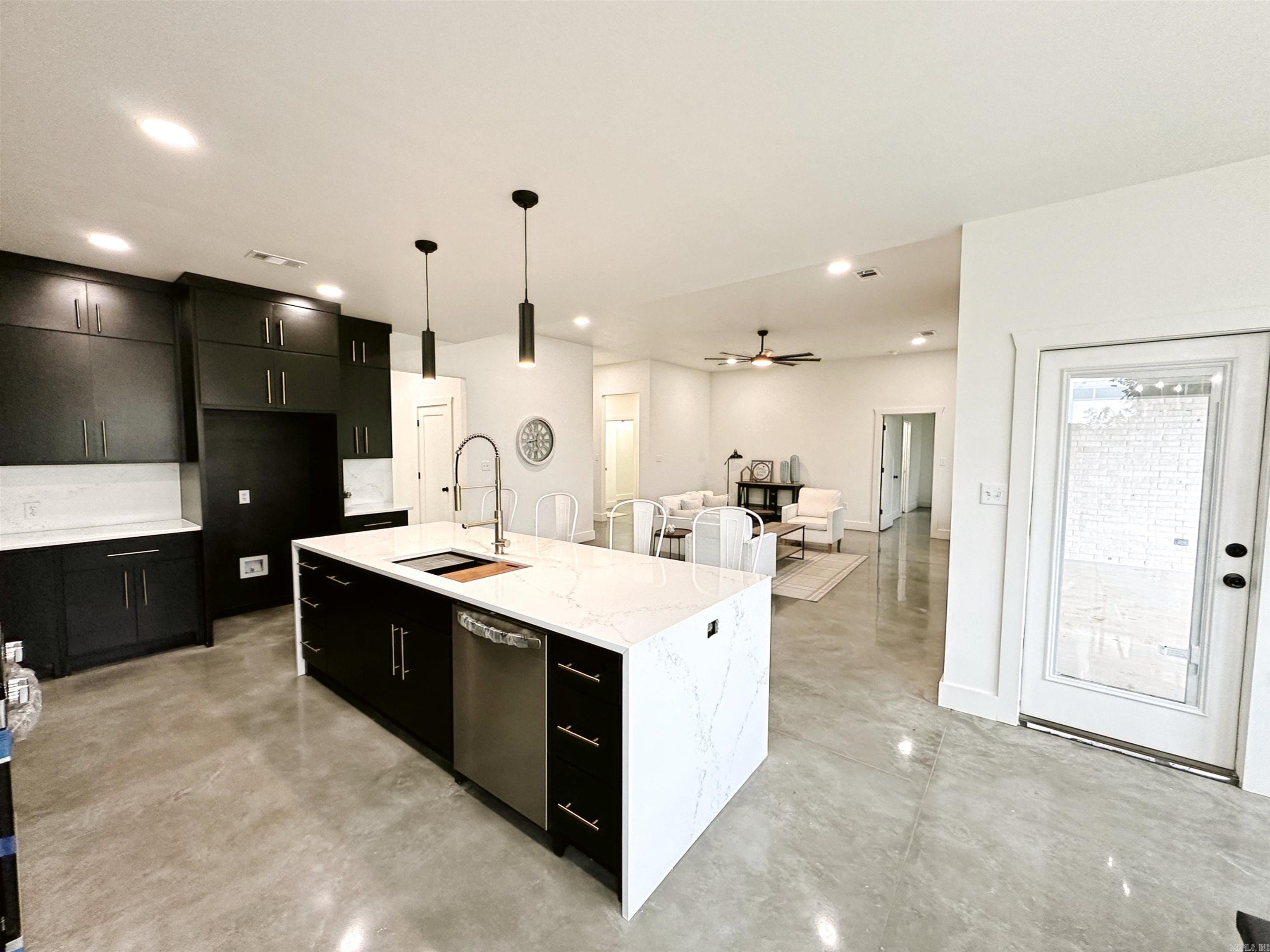 RIDGEWOOD S/D - Residential