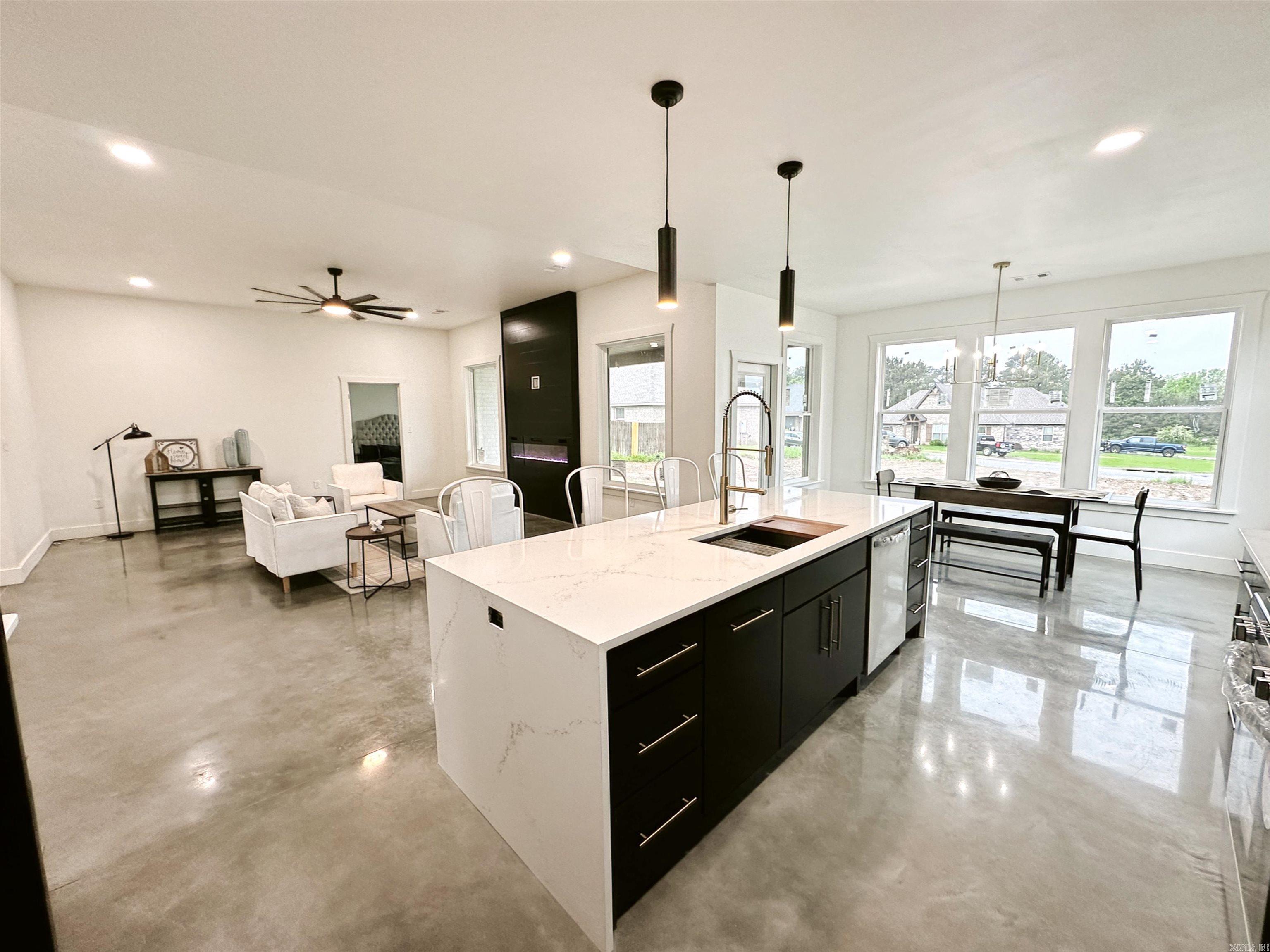 RIDGEWOOD S/D - Residential