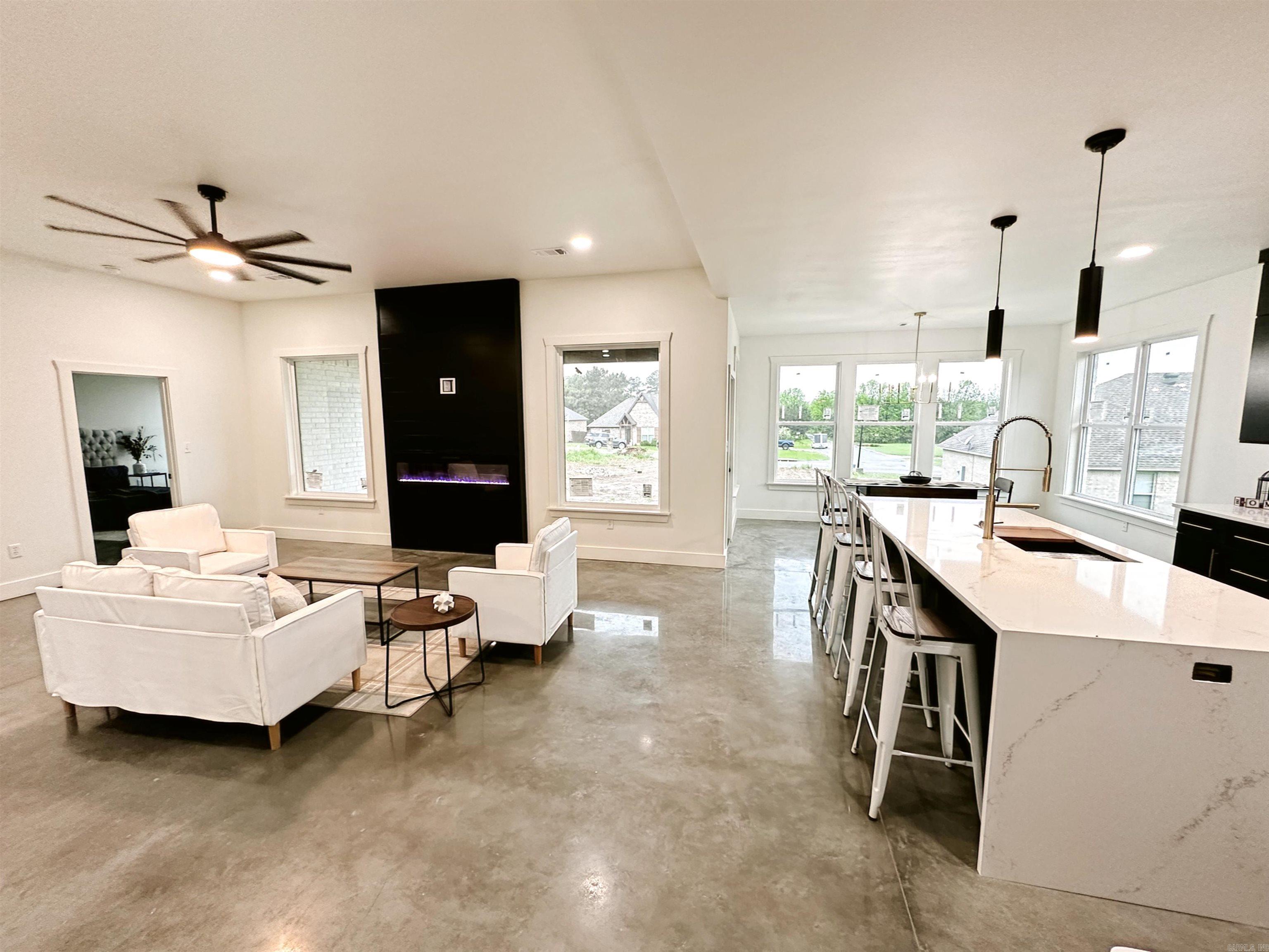 RIDGEWOOD S/D - Residential