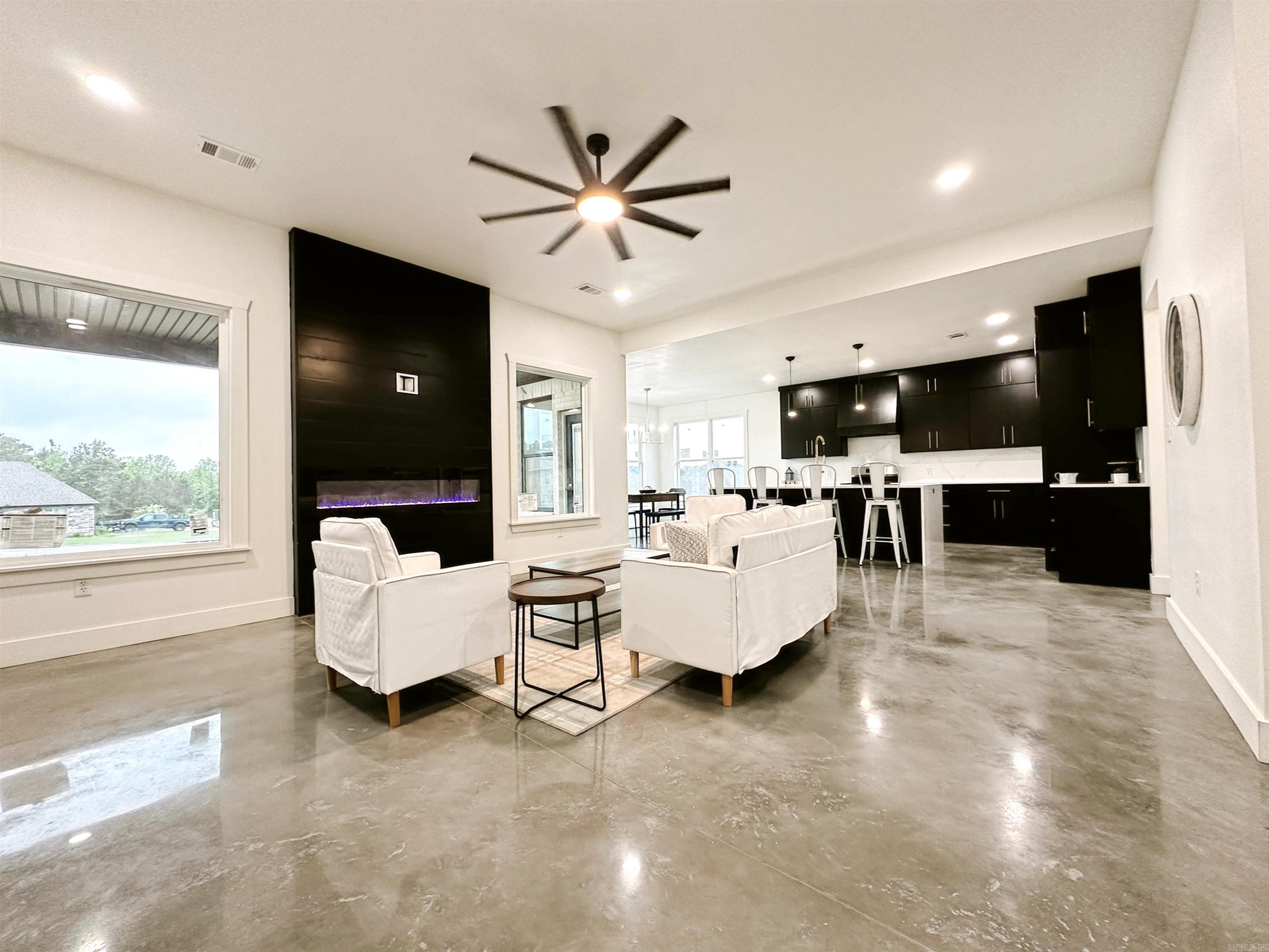 RIDGEWOOD S/D - Residential