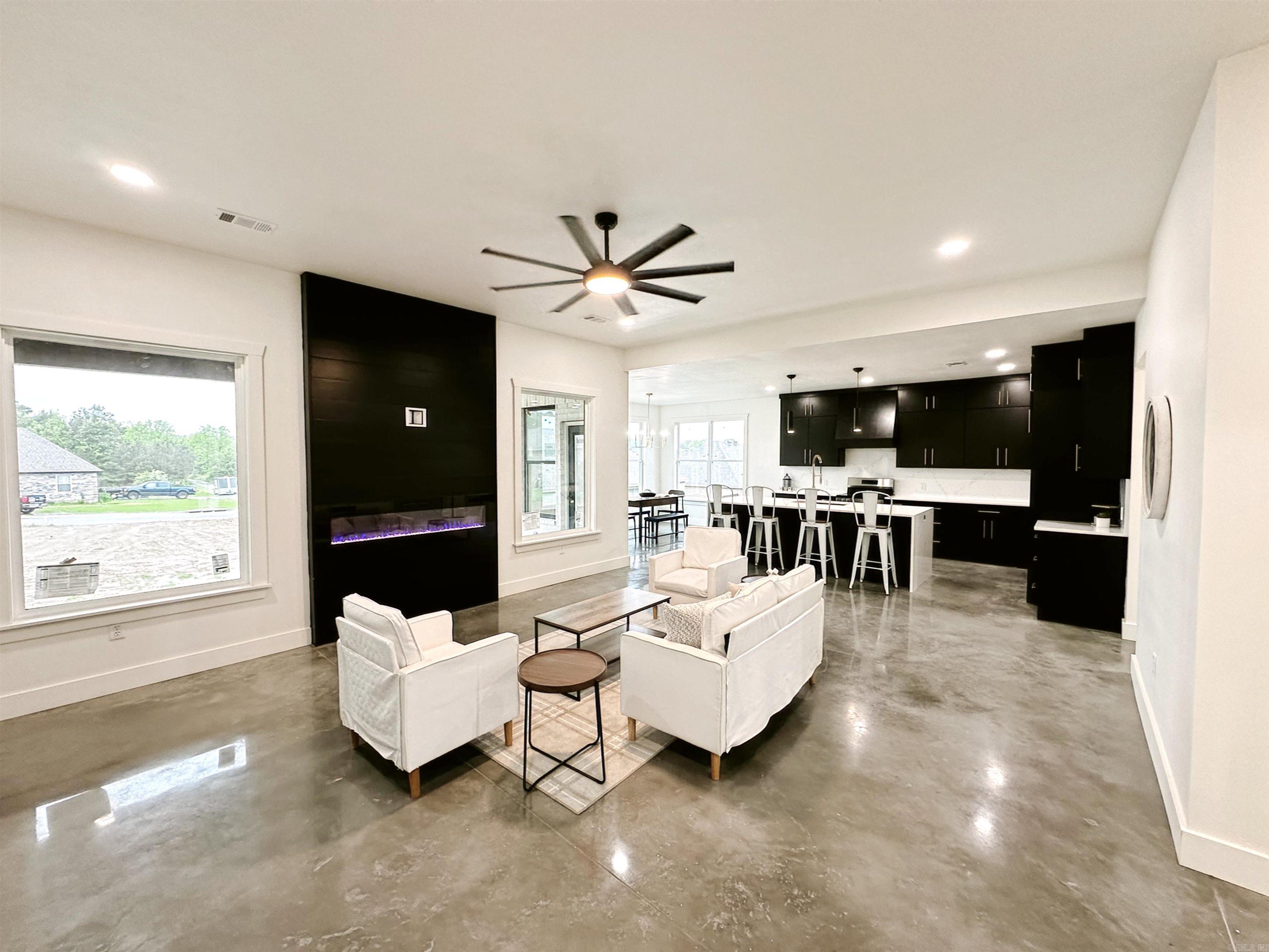 RIDGEWOOD S/D - Residential