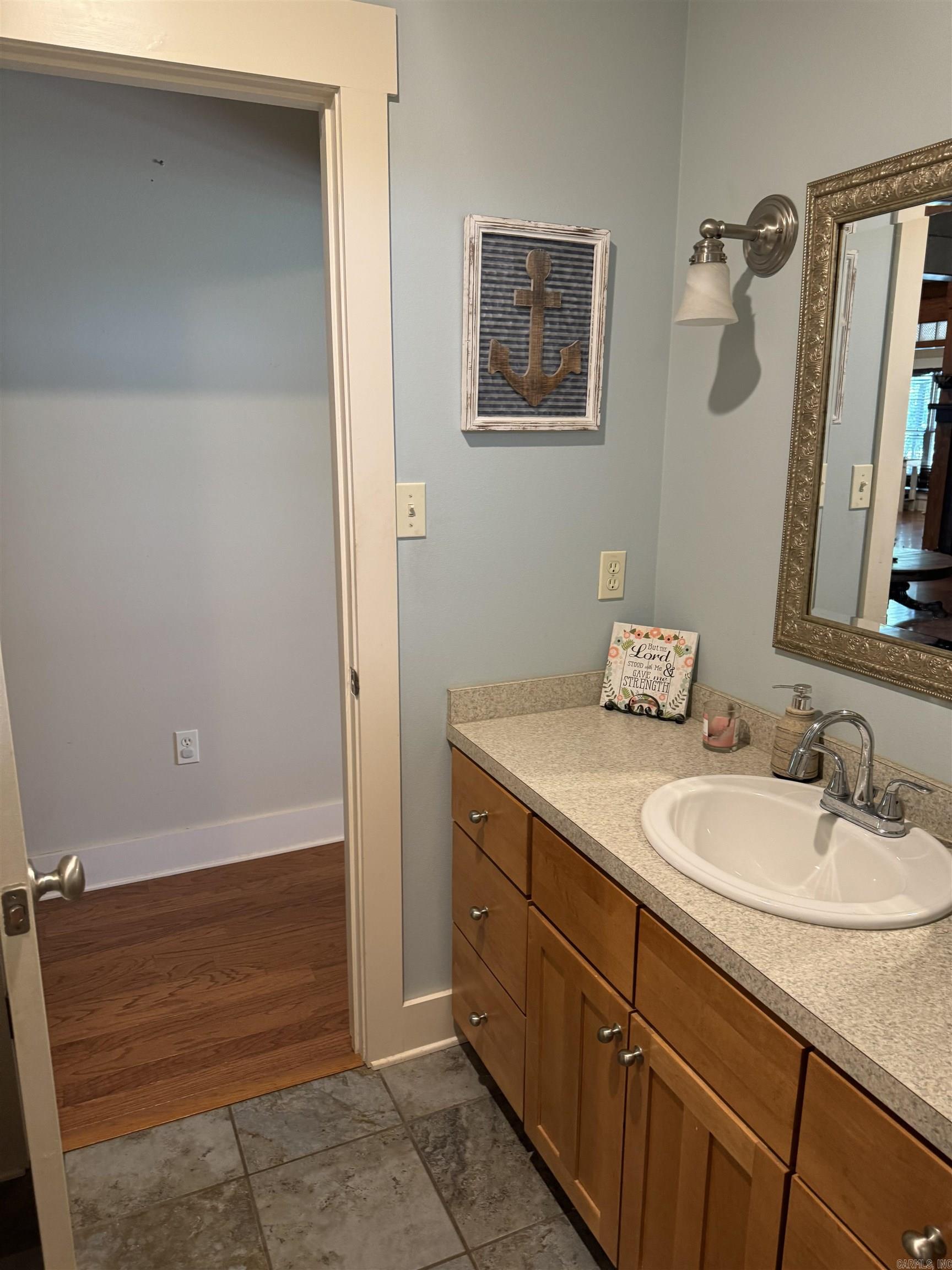 CANTERBURY PLACE - Residential