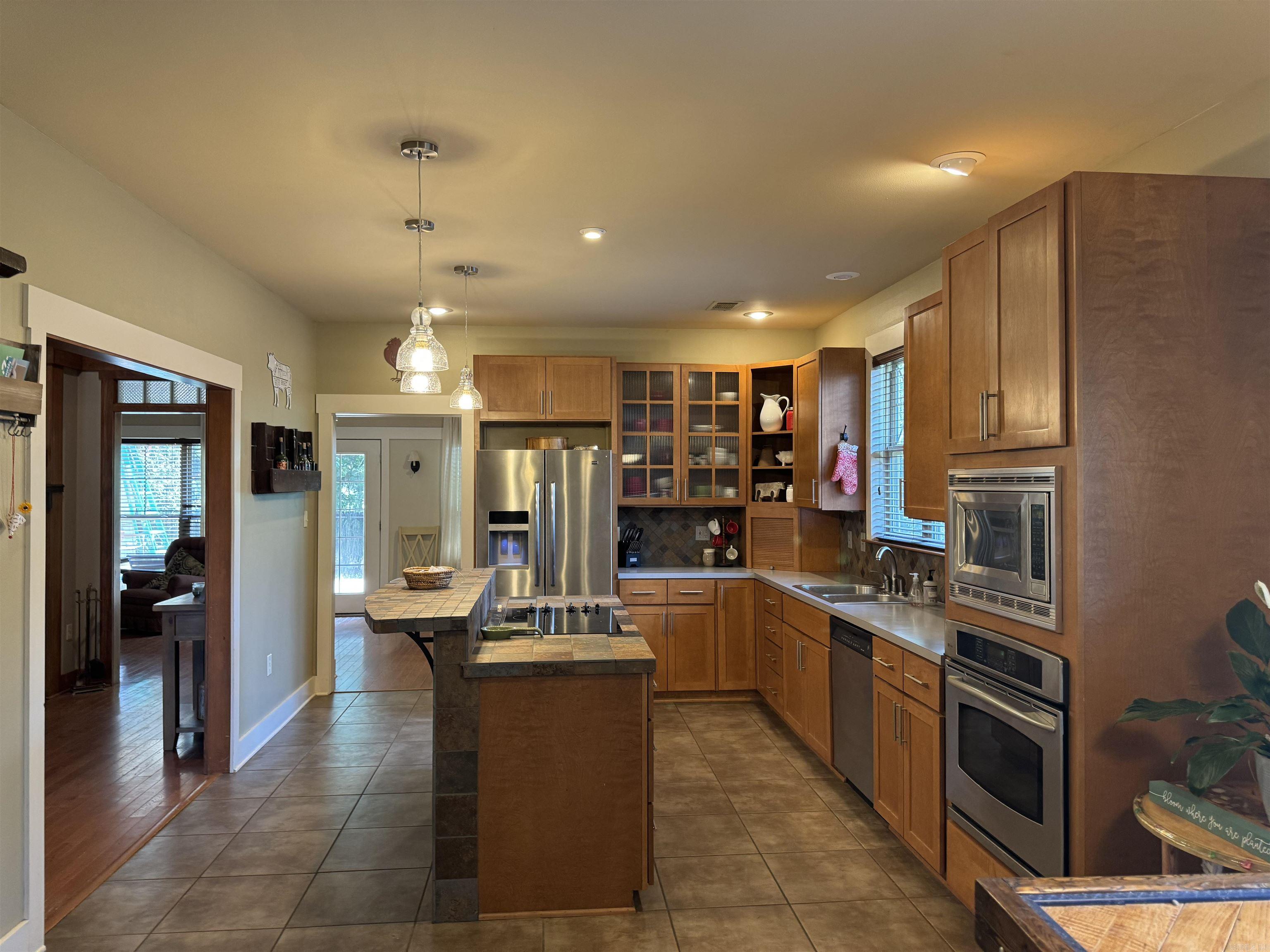 CANTERBURY PLACE - Residential