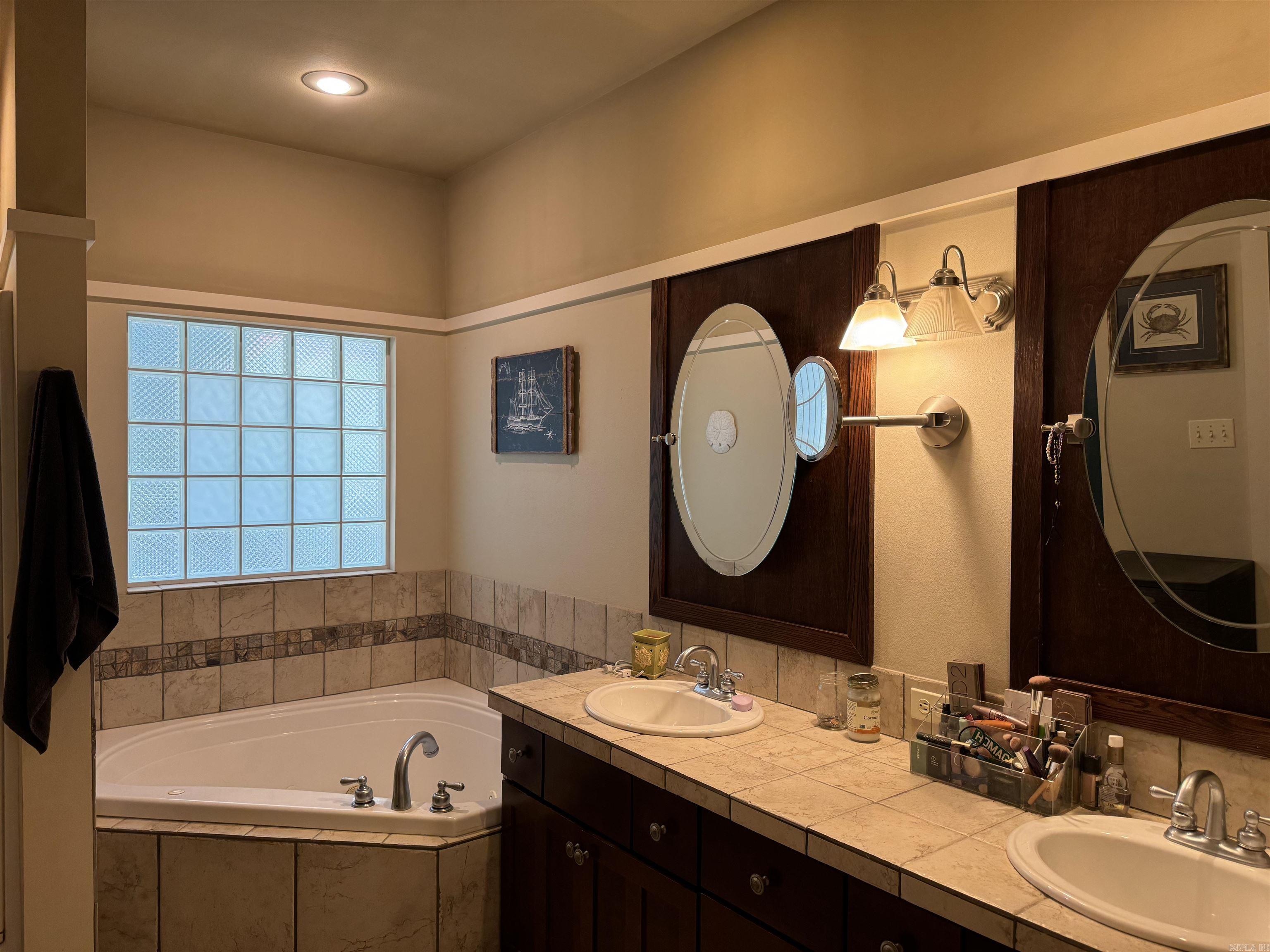 CANTERBURY PLACE - Residential